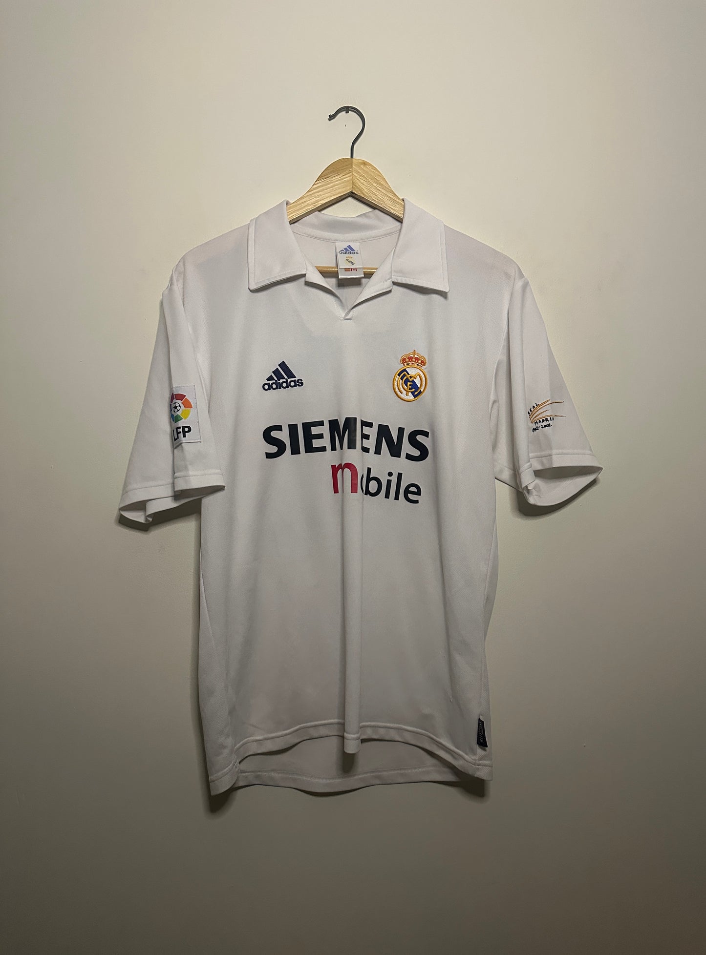 Ronaldo Real Madrid 2002-03 home football shirt (S)