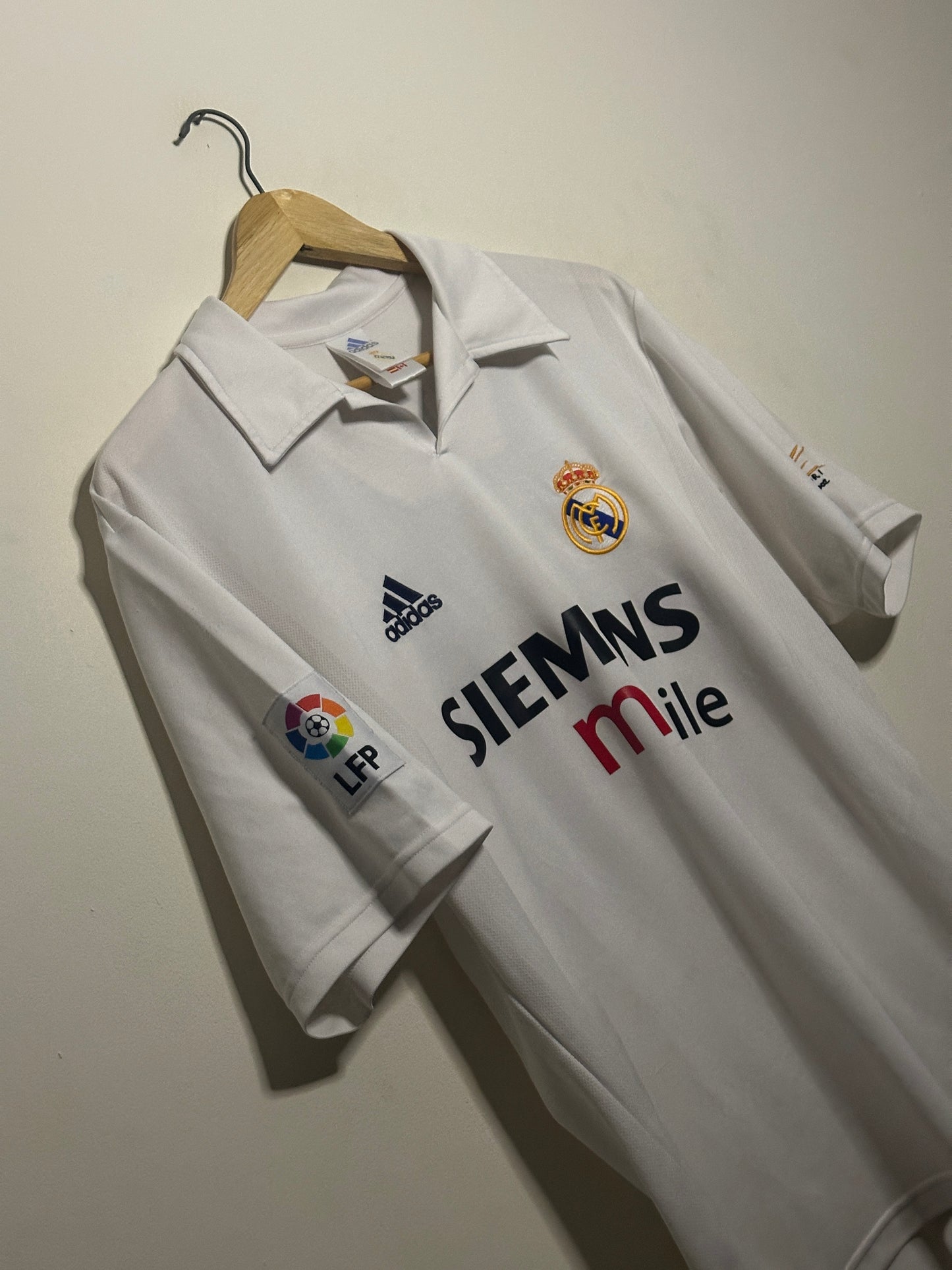 Ronaldo Real Madrid 2002-03 home football shirt (S)