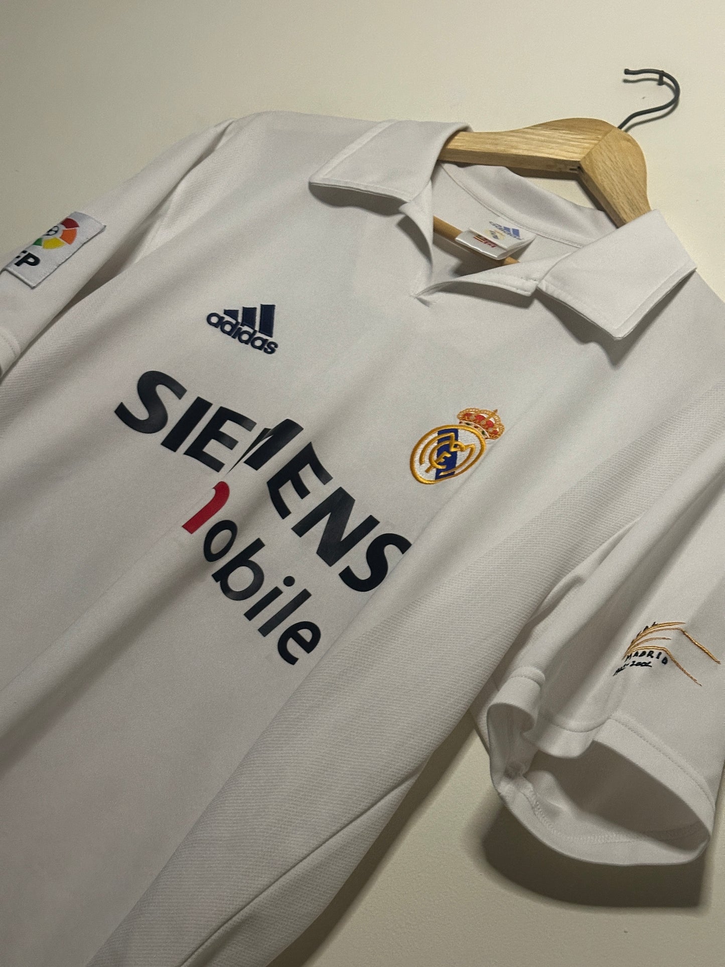 Ronaldo Real Madrid 2002-03 home football shirt (S)