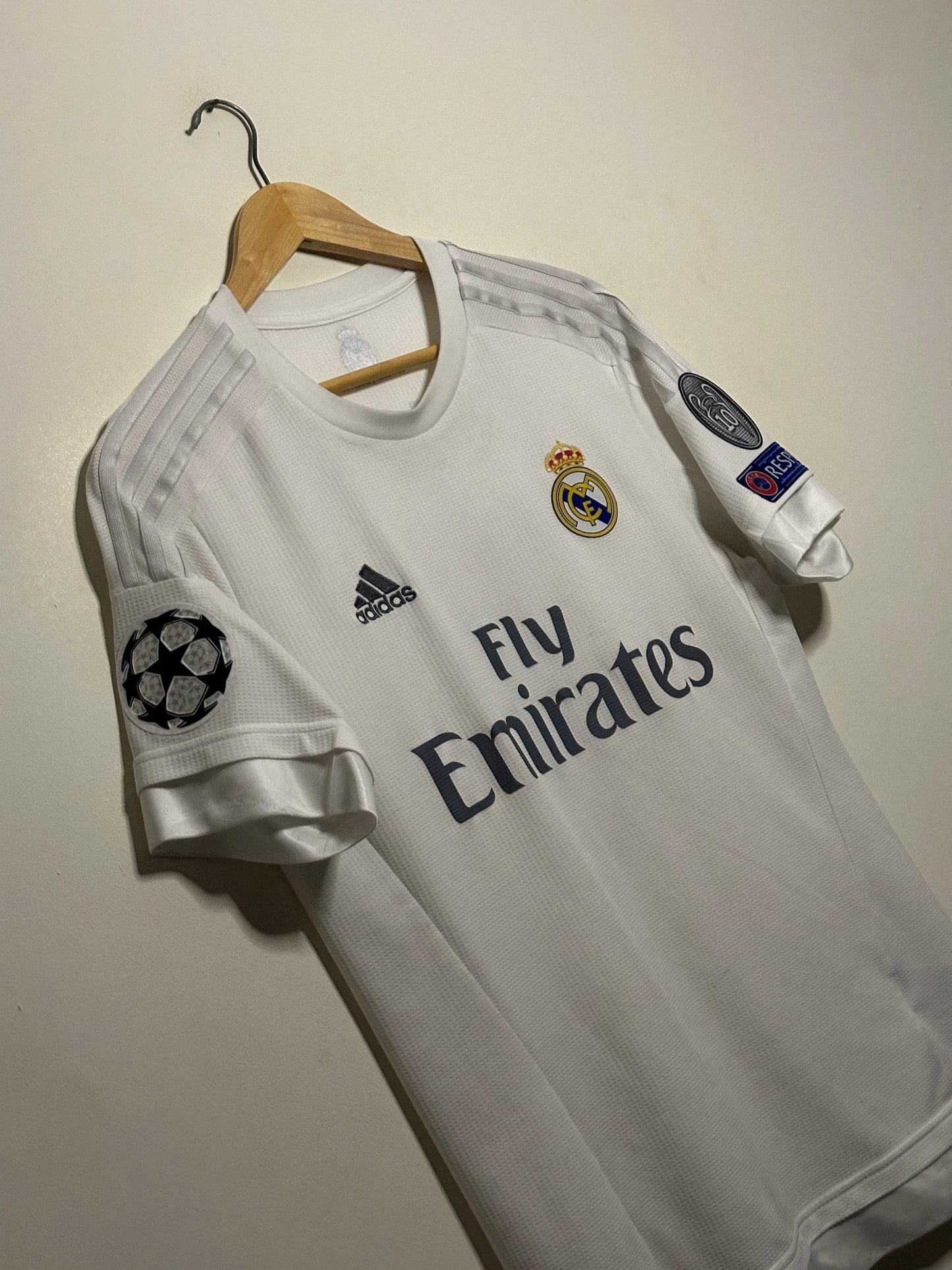 Cristiano Ronaldo Real Madrid CF 2015-16 home football shirt (M)