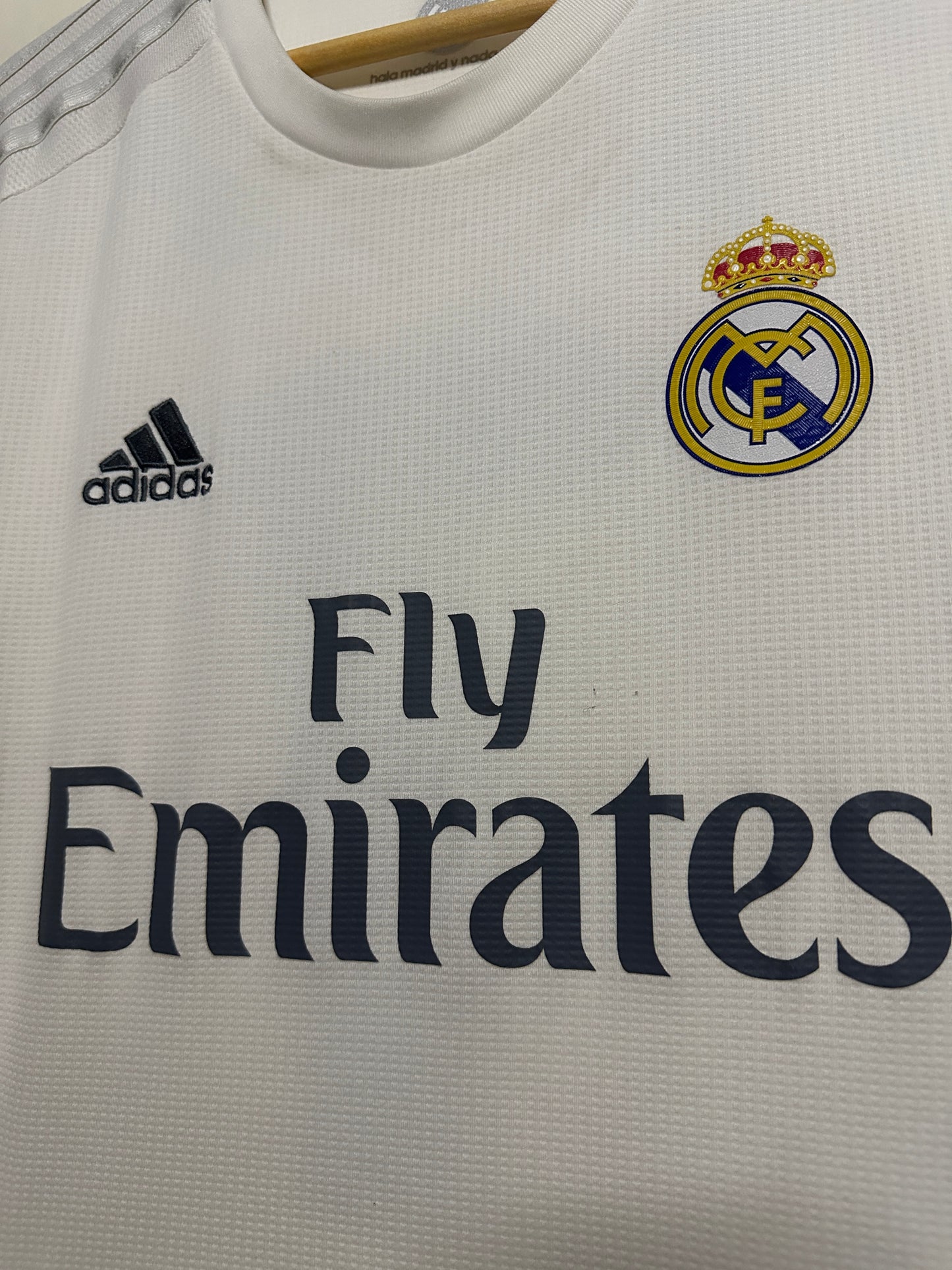 Cristiano Ronaldo Real Madrid CF 2015-16 home football shirt (M)