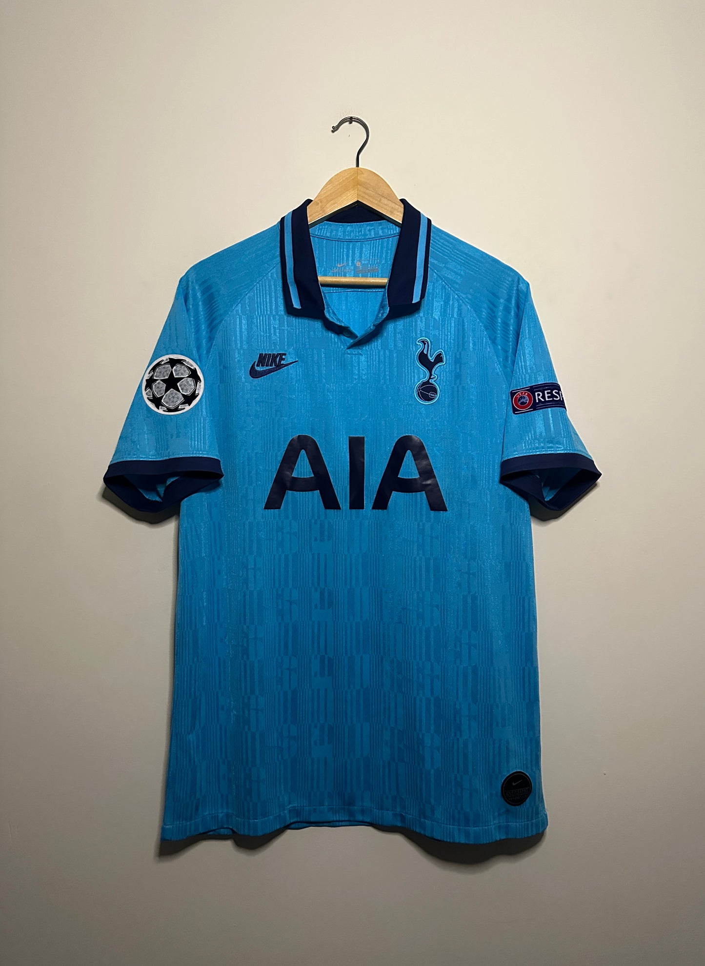 Harry Kane Tottenham Hotspur 2019-20 third football shirt (L)
