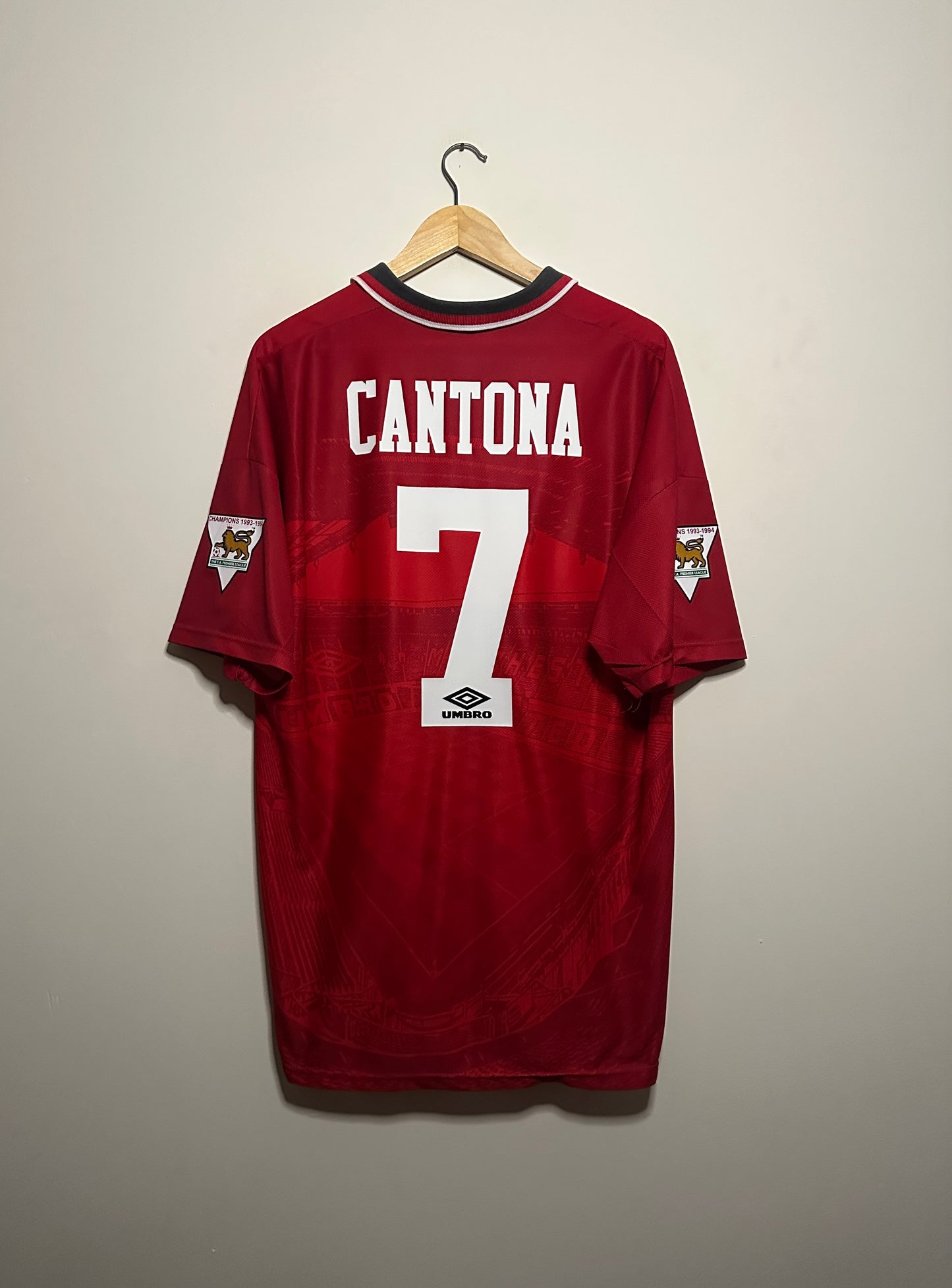 Eric Cantona Manchester United 1994-96 home football shirt (XL)
