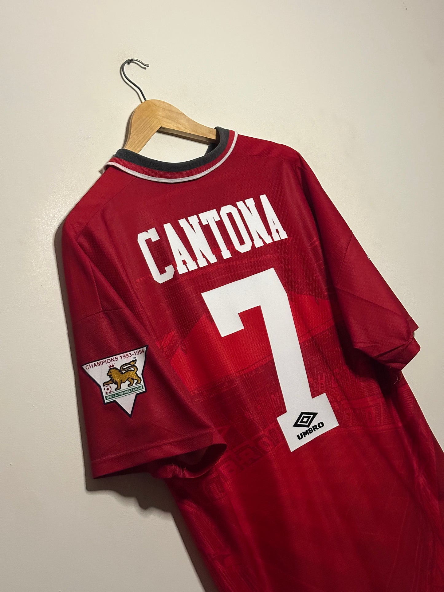 Eric Cantona Manchester United 1994-96 home football shirt (XL)