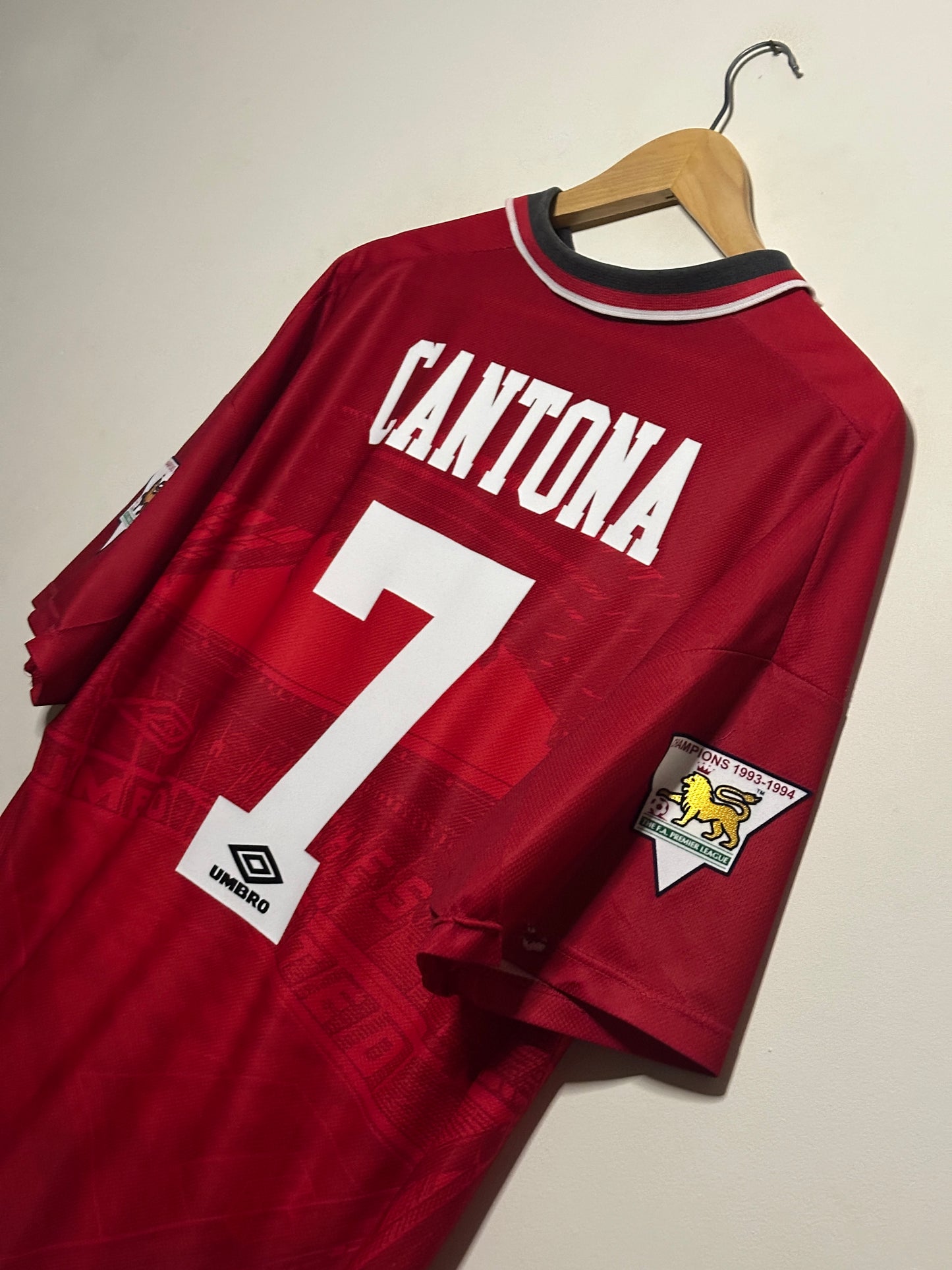 Eric Cantona Manchester United 1994-96 home football shirt (XL)