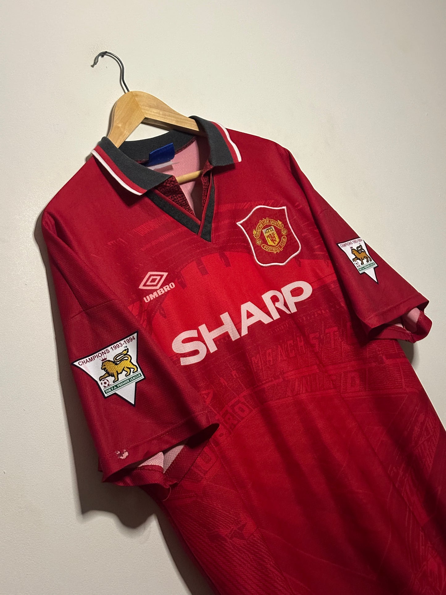 Eric Cantona Manchester United 1994-96 home football shirt (XL)
