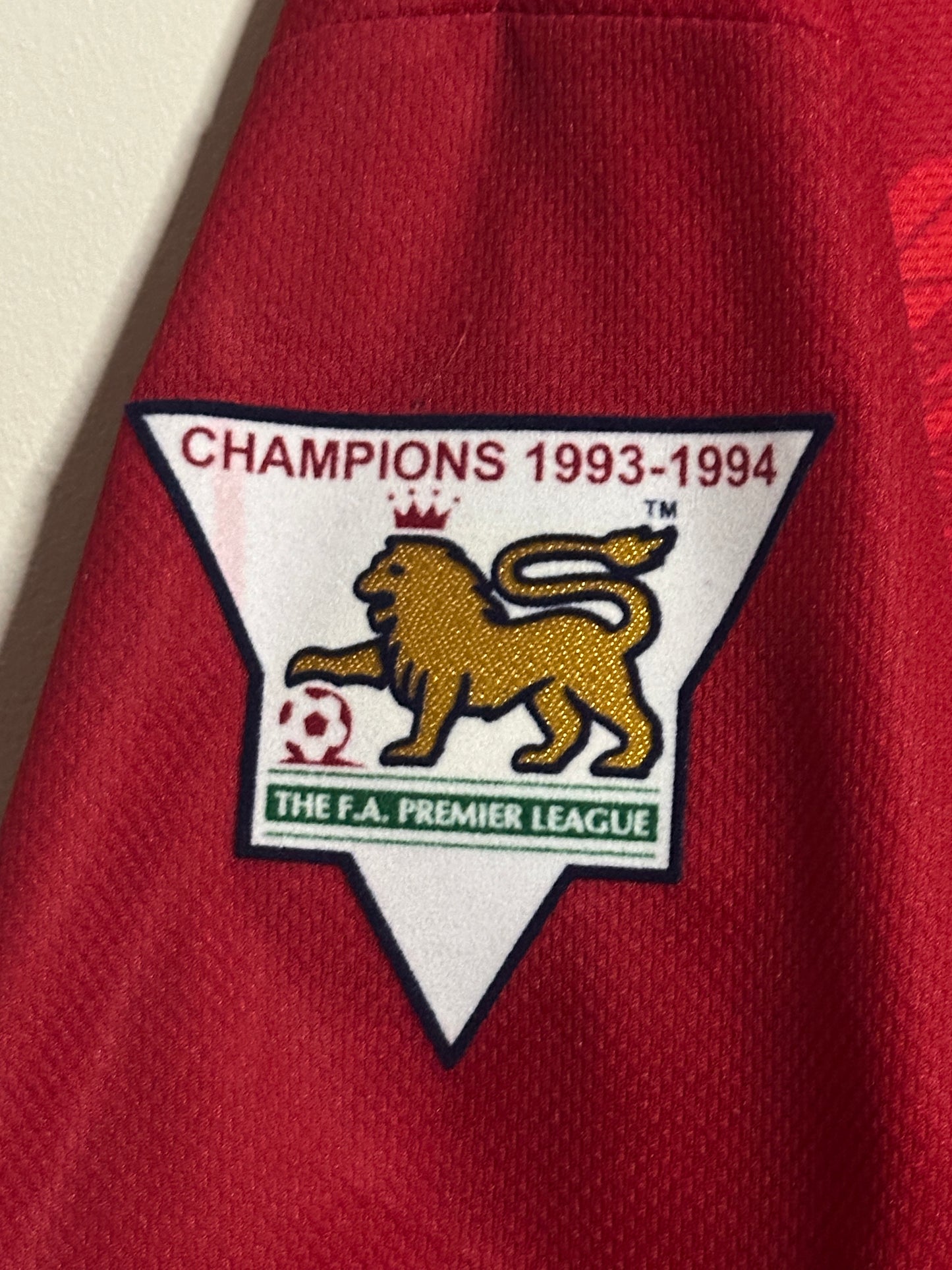 Eric Cantona Manchester United 1994-96 home football shirt (XL)