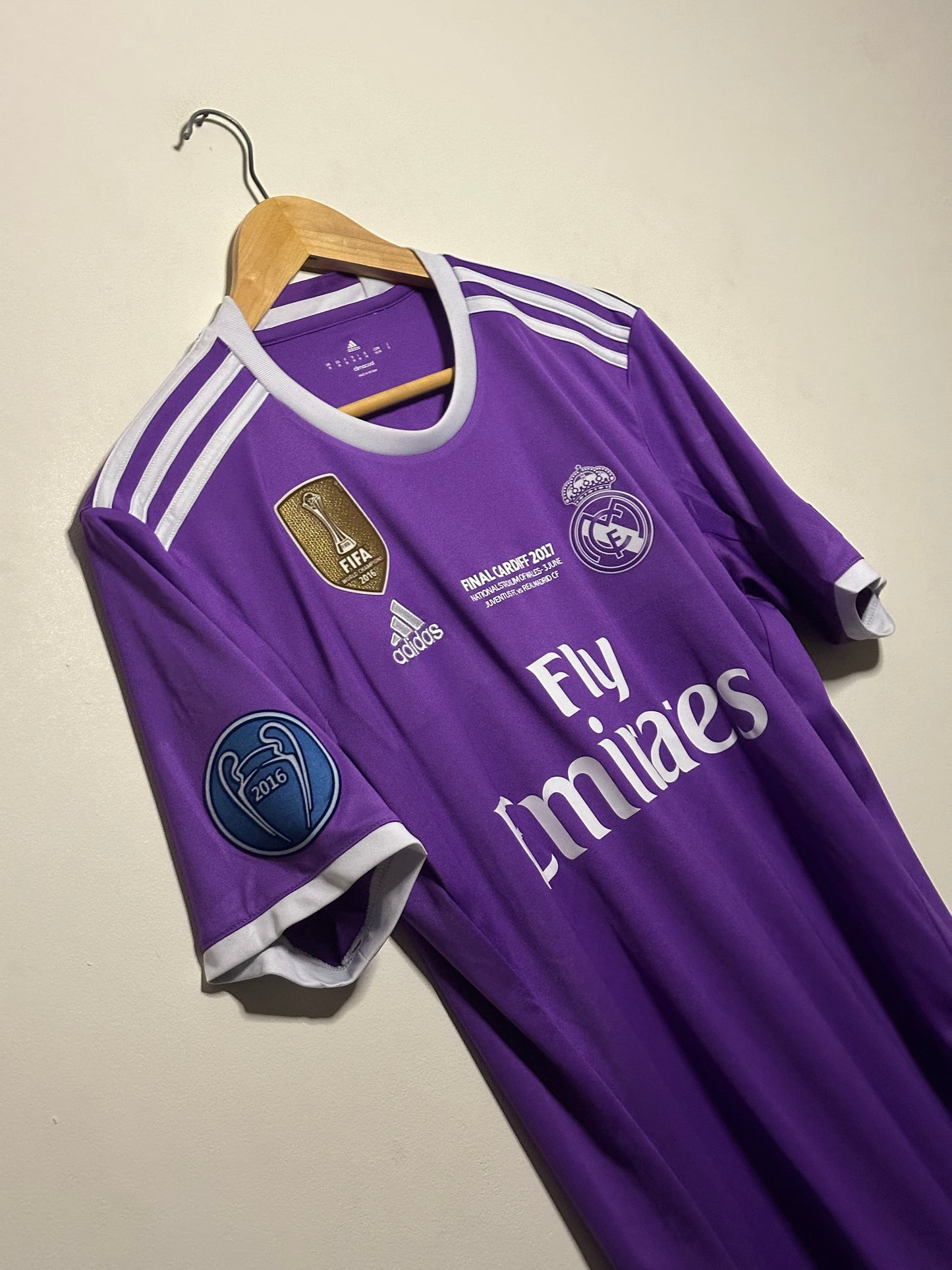 Luka Modric Real Madrid CF 2016-17 champions league final edition away football shirt (M)