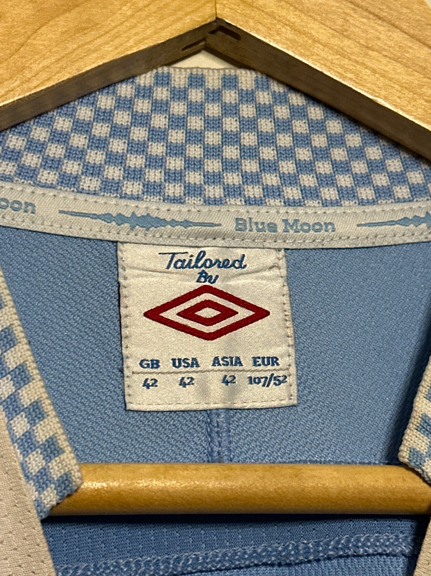 Kun Aguero Manchester City 2011-12 home football shirt (L)