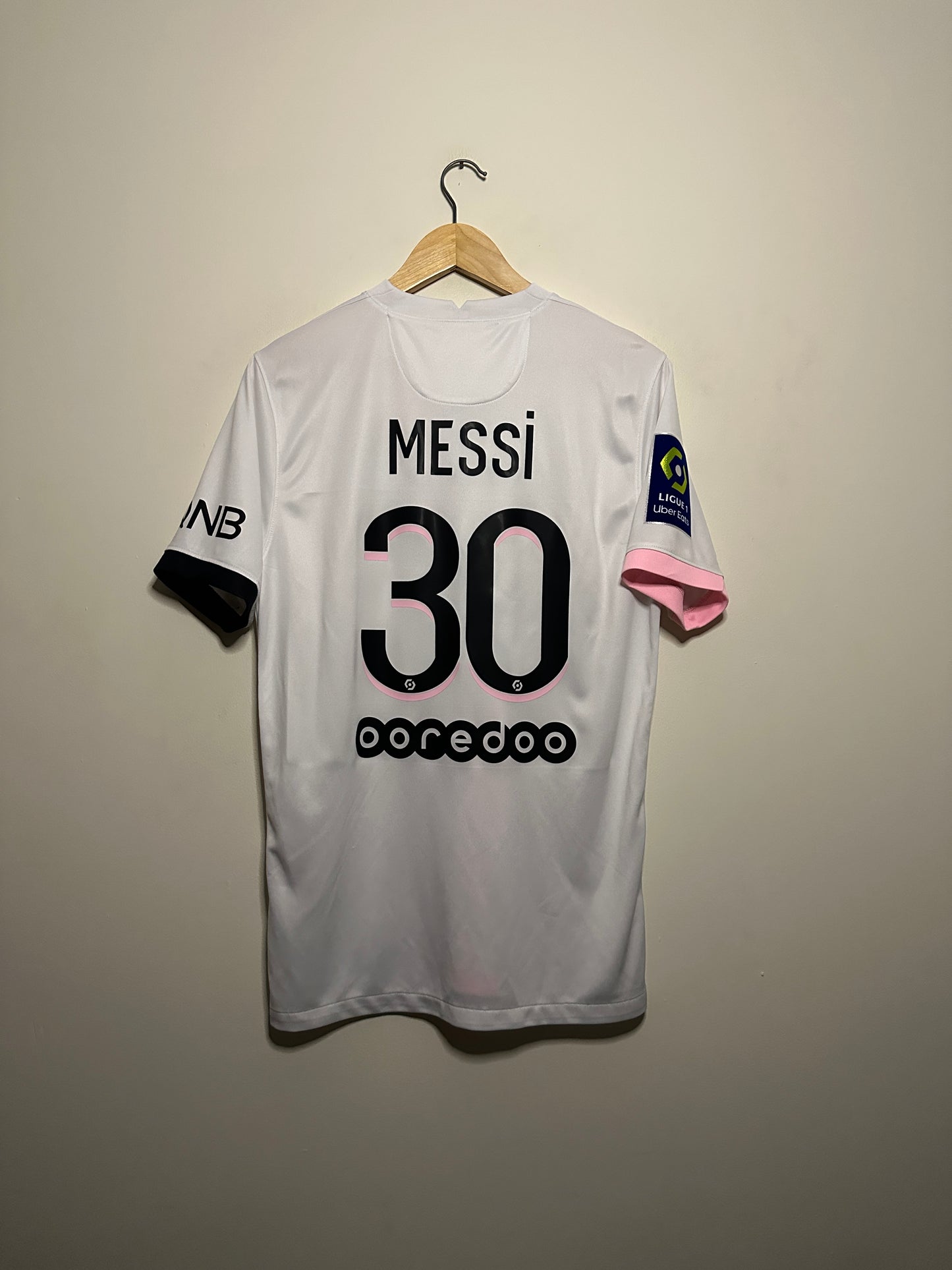 Lionel Messi PSG 2021-22 away football shirt (M)