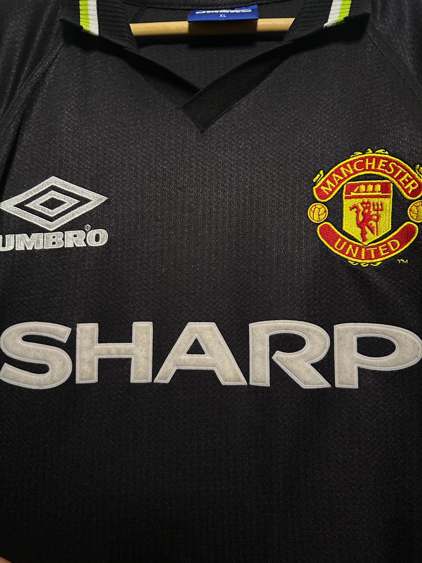 David Beckham Manchester United 1998-99 third football shirt (XL)