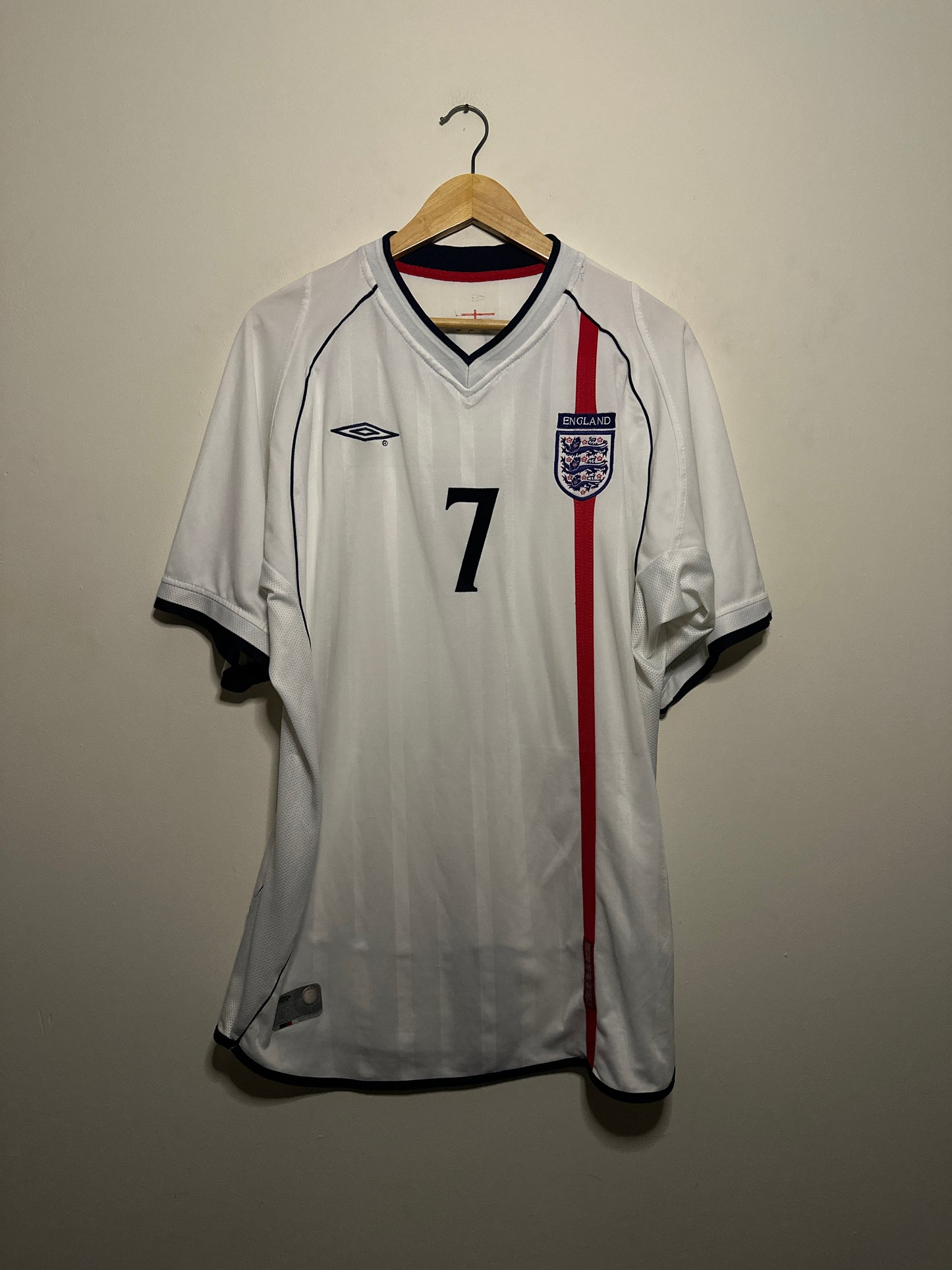 David Beckham England 2002 home football shirt (XL)