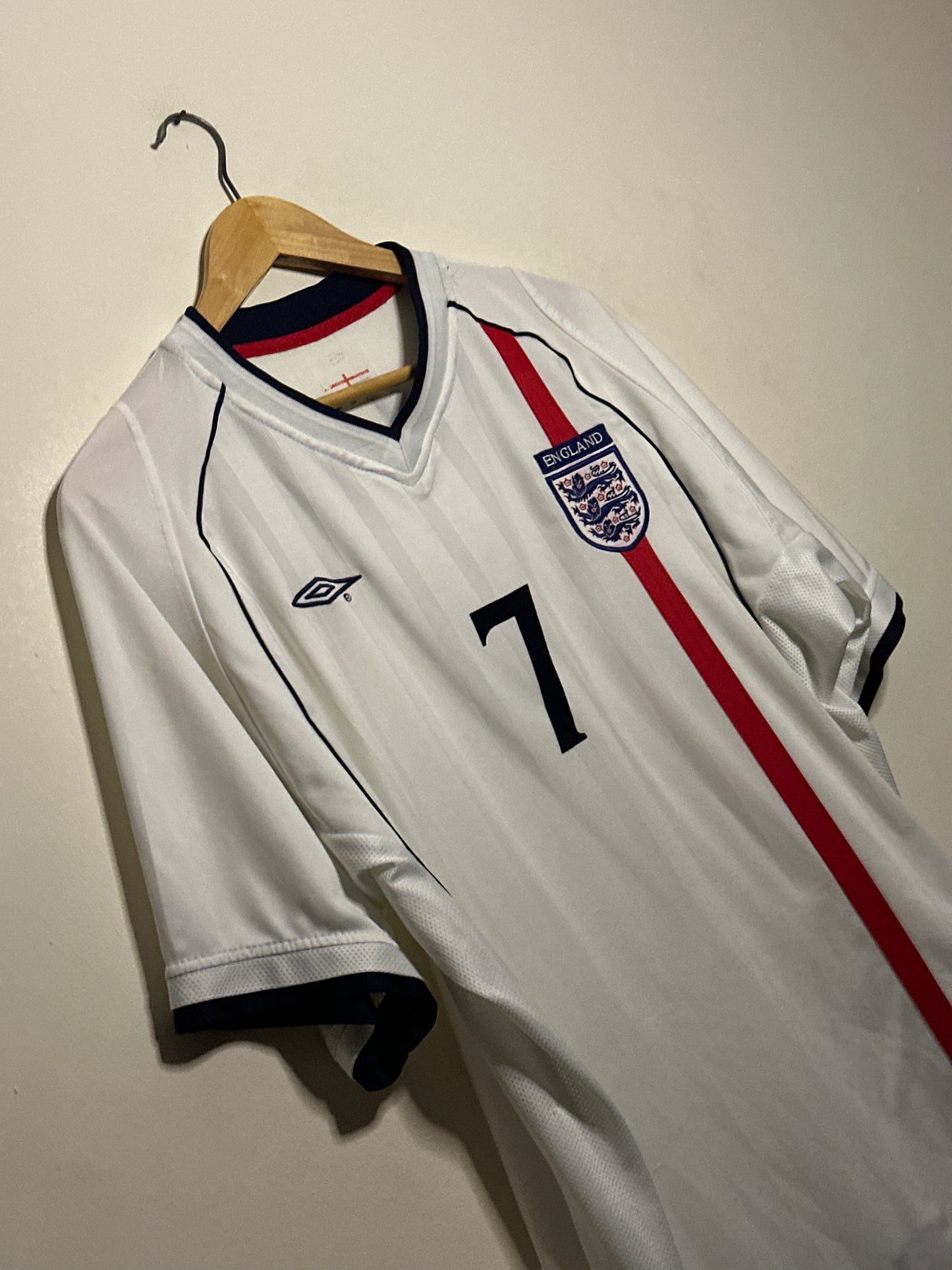 David Beckham England 2002 home football shirt (XL)