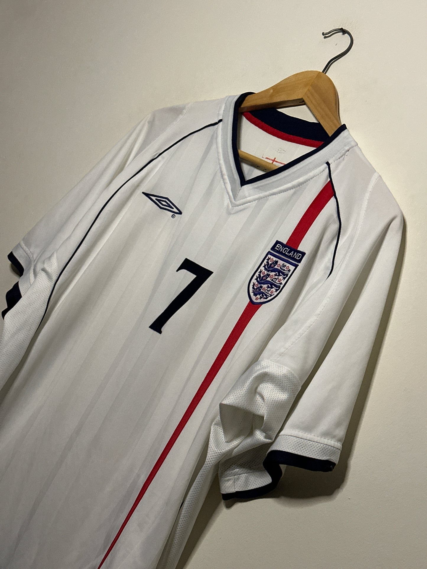 David Beckham England 2002 home football shirt (XL)