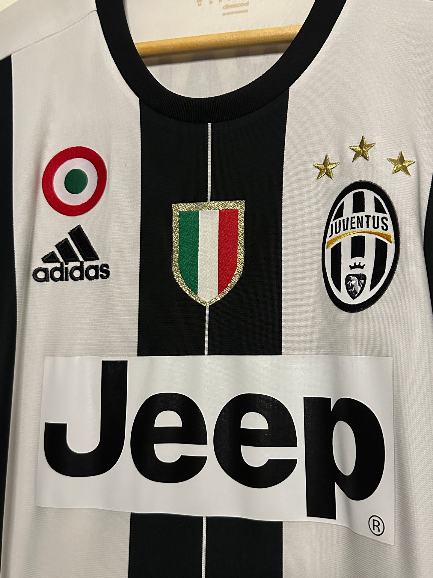 Paulo Dybala Juventus FC 2016-17 home football shirt (M)
