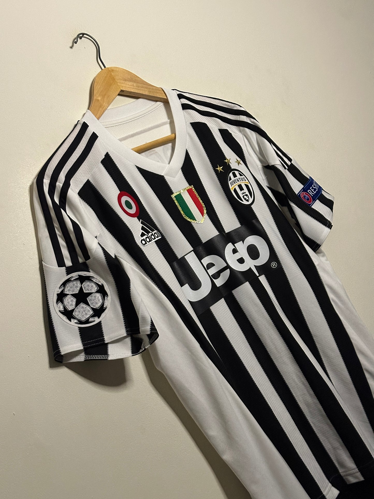 Paul Pogba Juventus FC 2015-16 home football shirt (M)