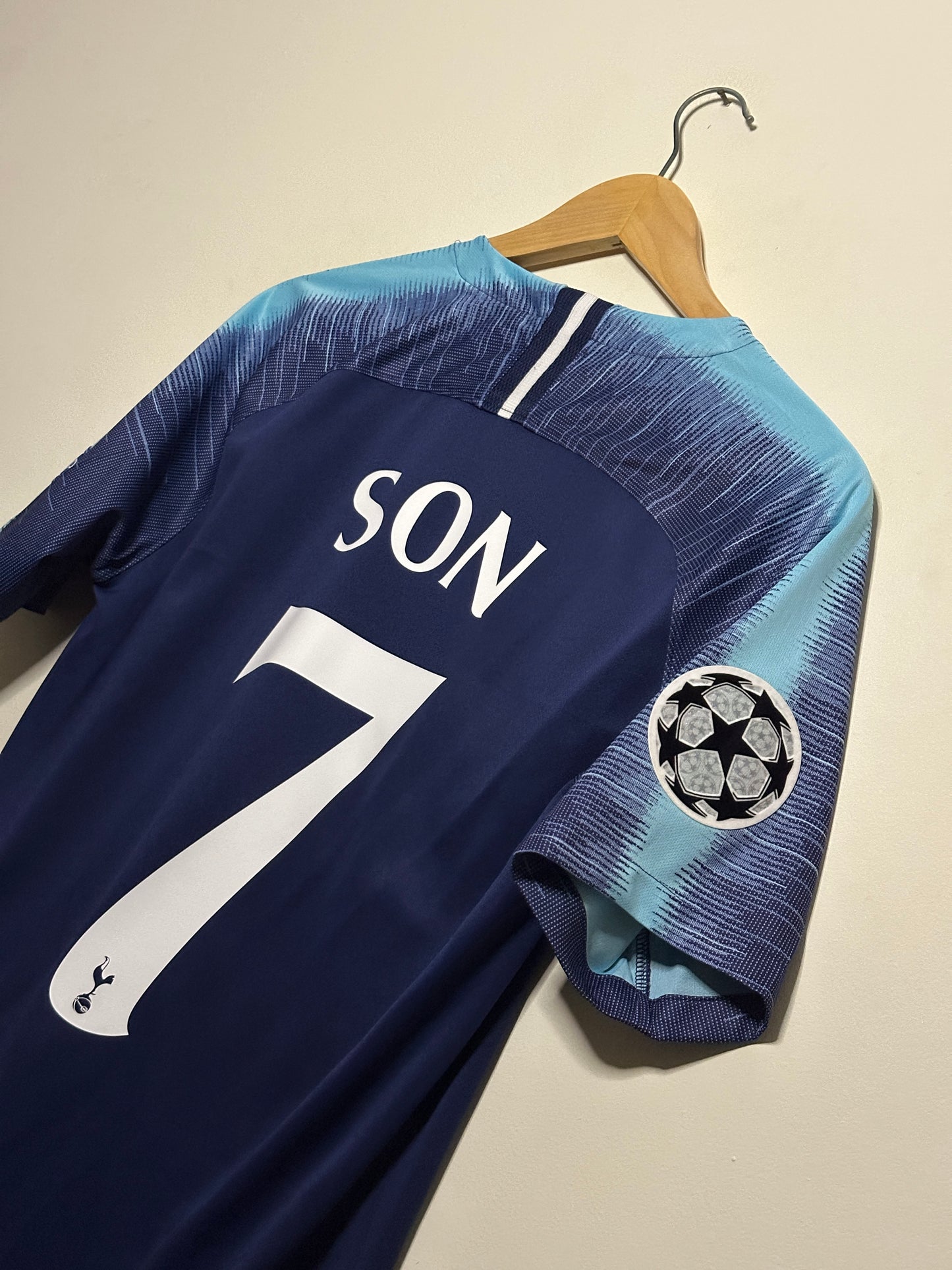 Heung-Min Son Tottenham Hotspur 2018-19 away football shirt (M)