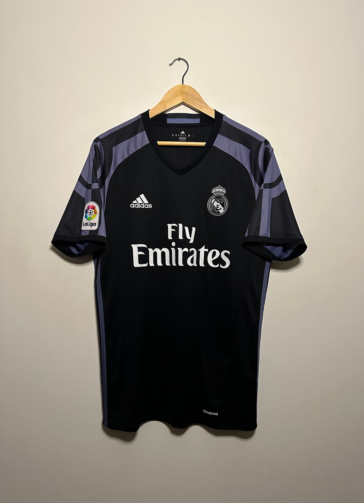 Luka Modric Real Madrid CF 2015-16 third football shirt (M)