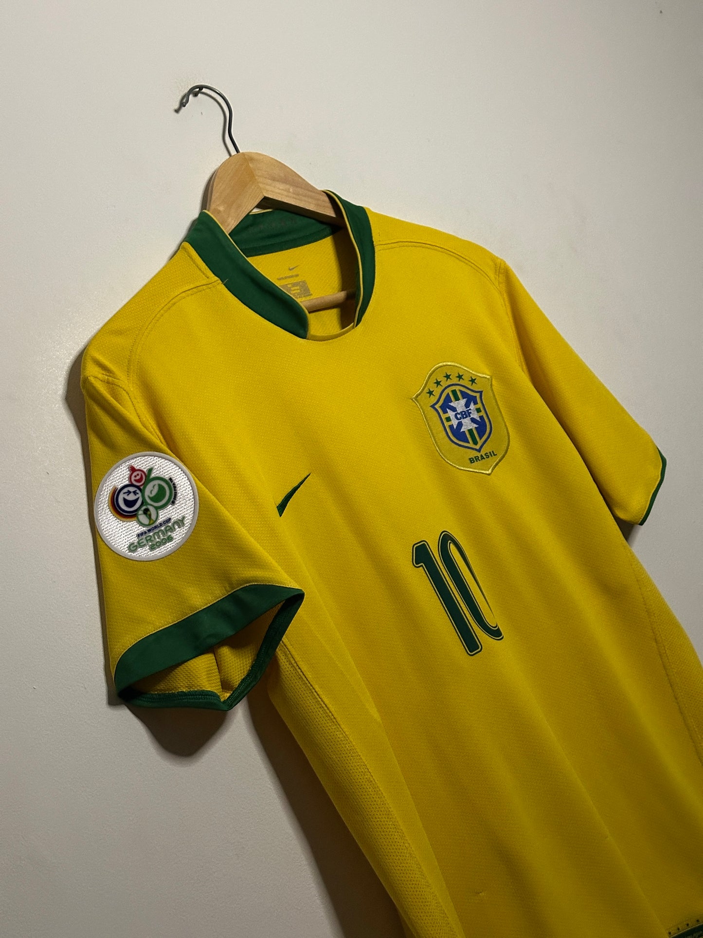 Ronaldinho Brazil 2006 World Cup home football shirt (M)