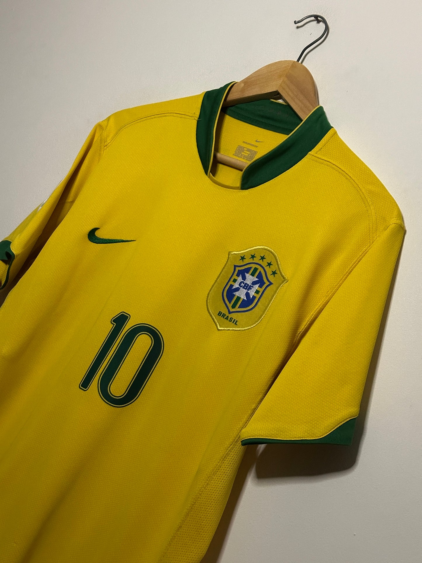 Ronaldinho Brazil 2006 World Cup home football shirt (M)