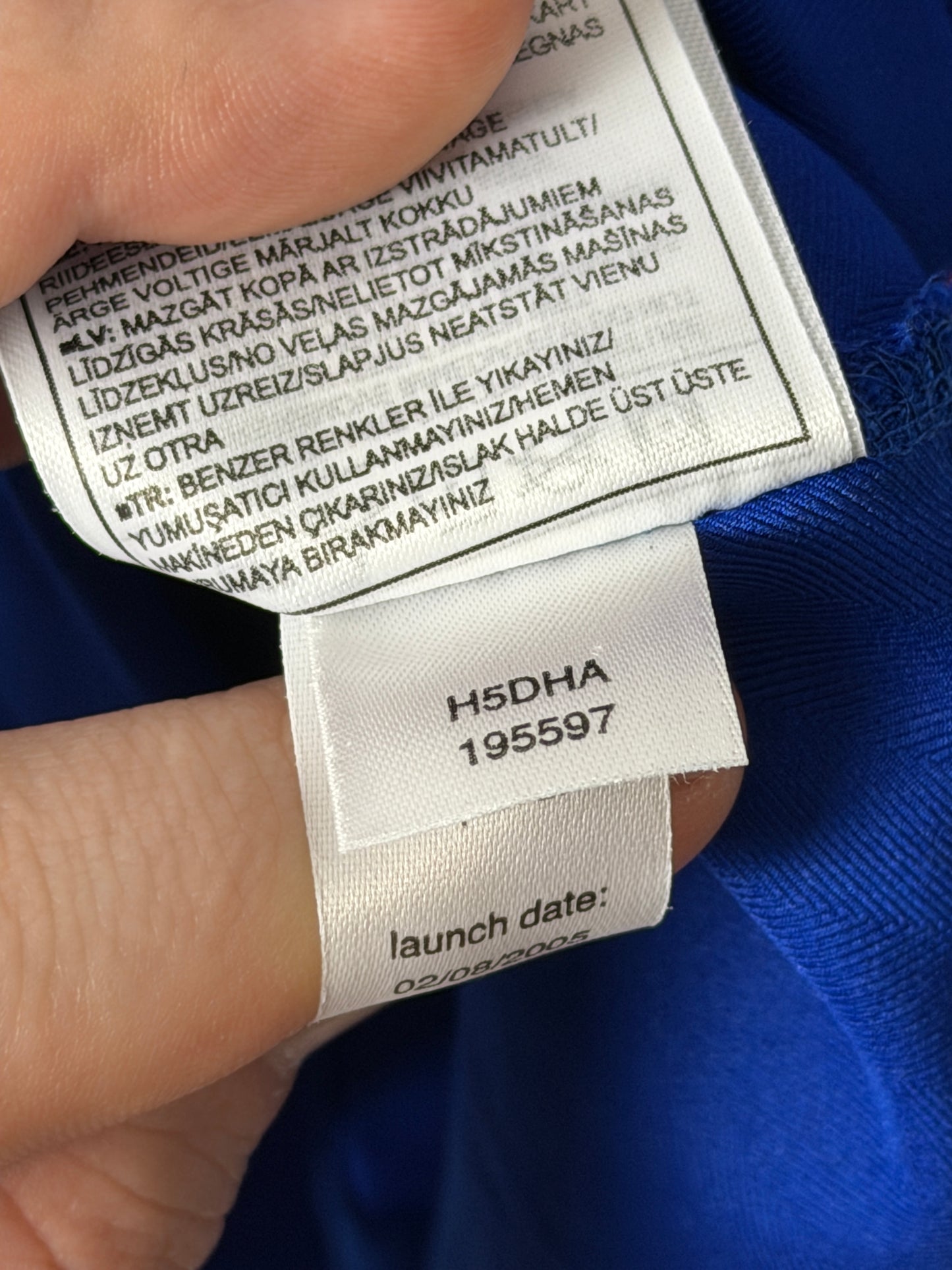 Cristiano Ronaldo Manchester United 2005-07 away football shirt (L)