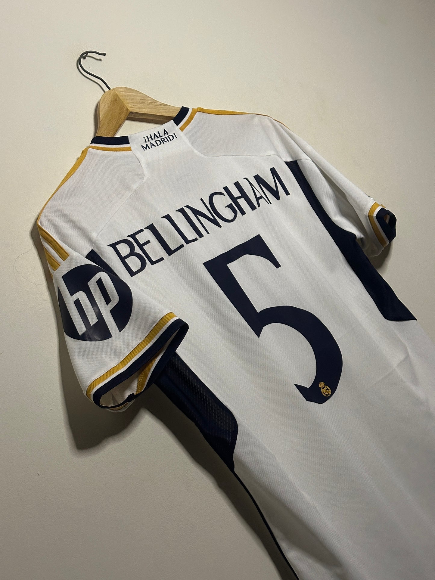 Jude Bellingham Real Madrid CF 2023-24 home football shirt (M)