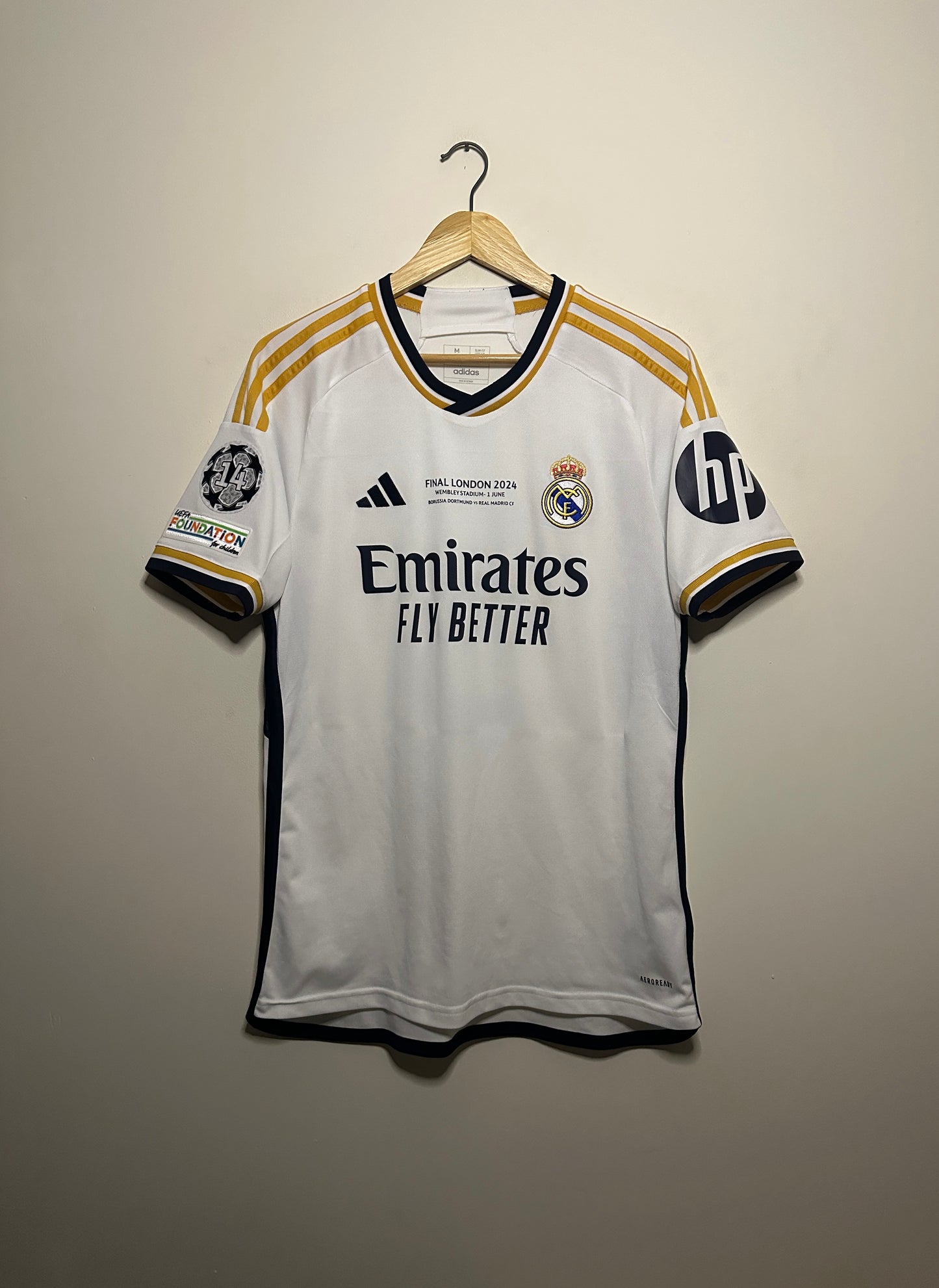 Jude Bellingham Real Madrid CF 2023-24 home football shirt (M)