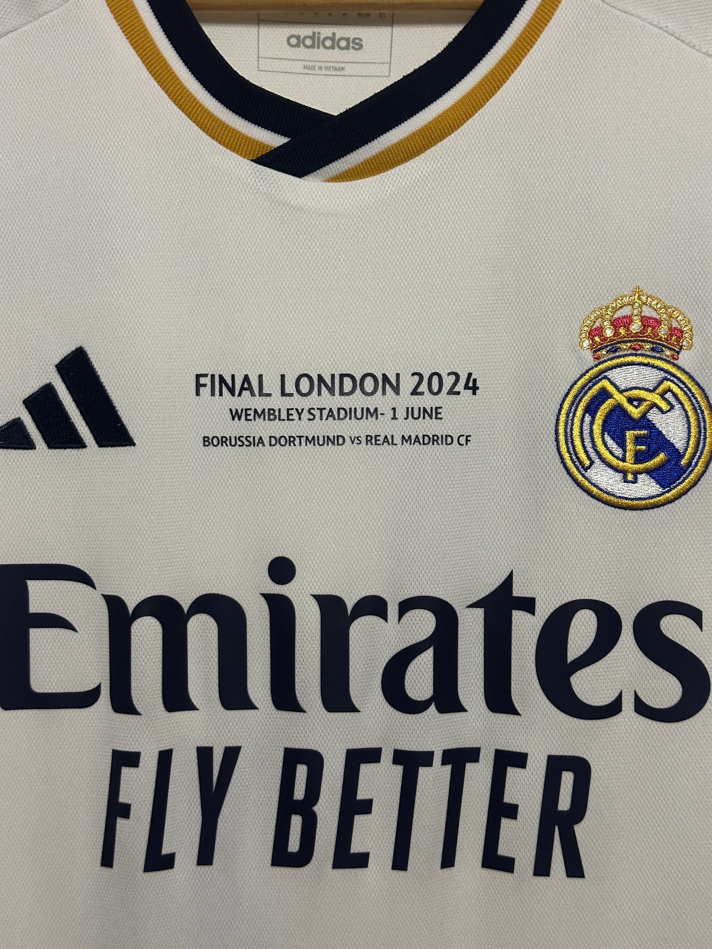 Jude Bellingham Real Madrid CF 2023-24 home football shirt (M)