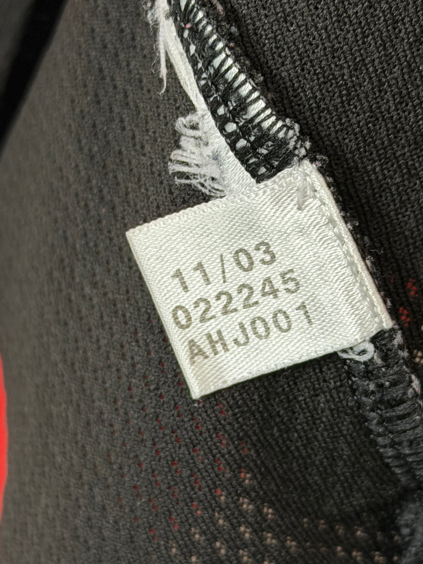 Kaka AC Milan 2003-04 home football shirt (M)