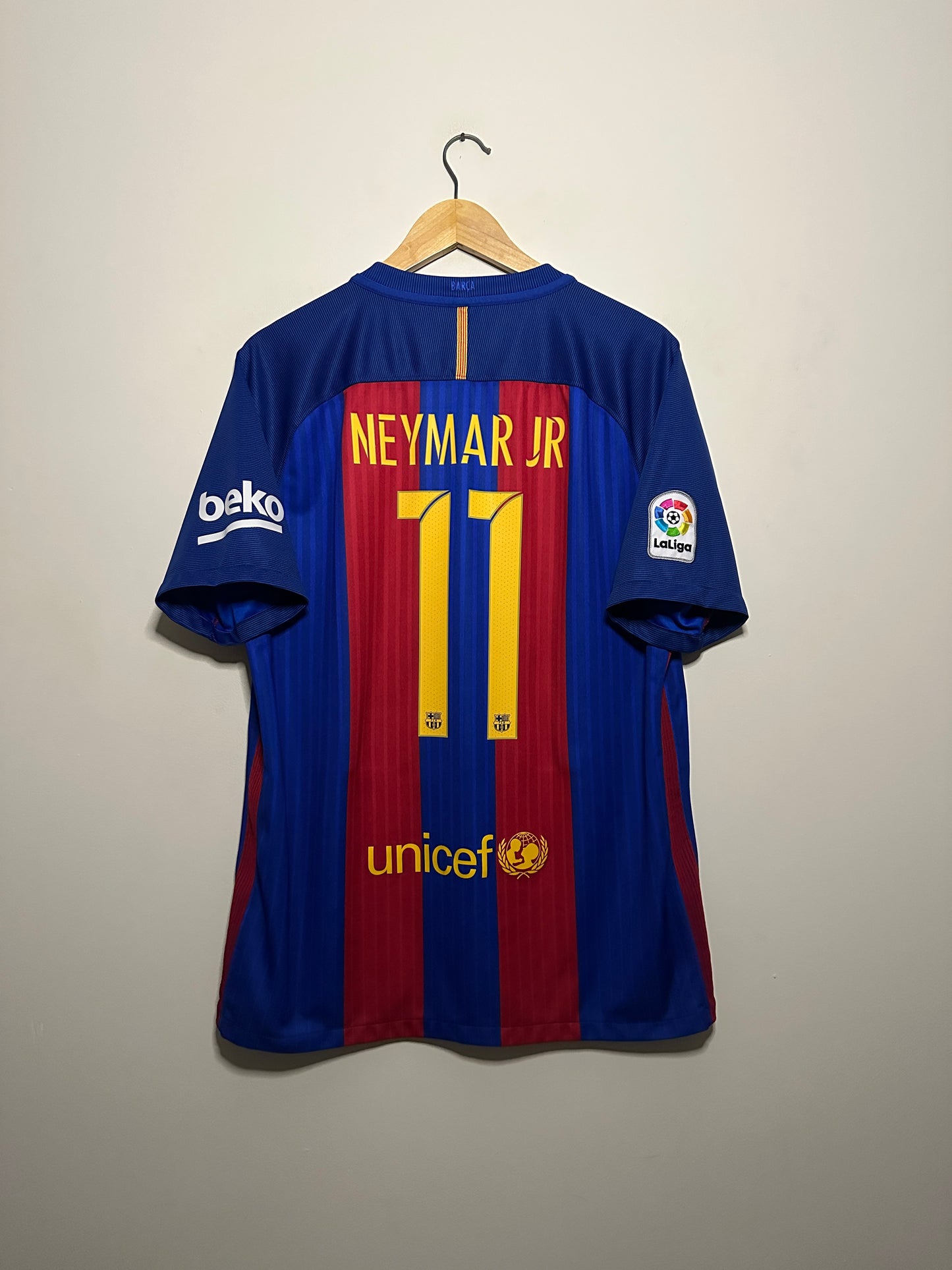 Neymar JR FC Barcelona 2016-17 home football shirt (L)