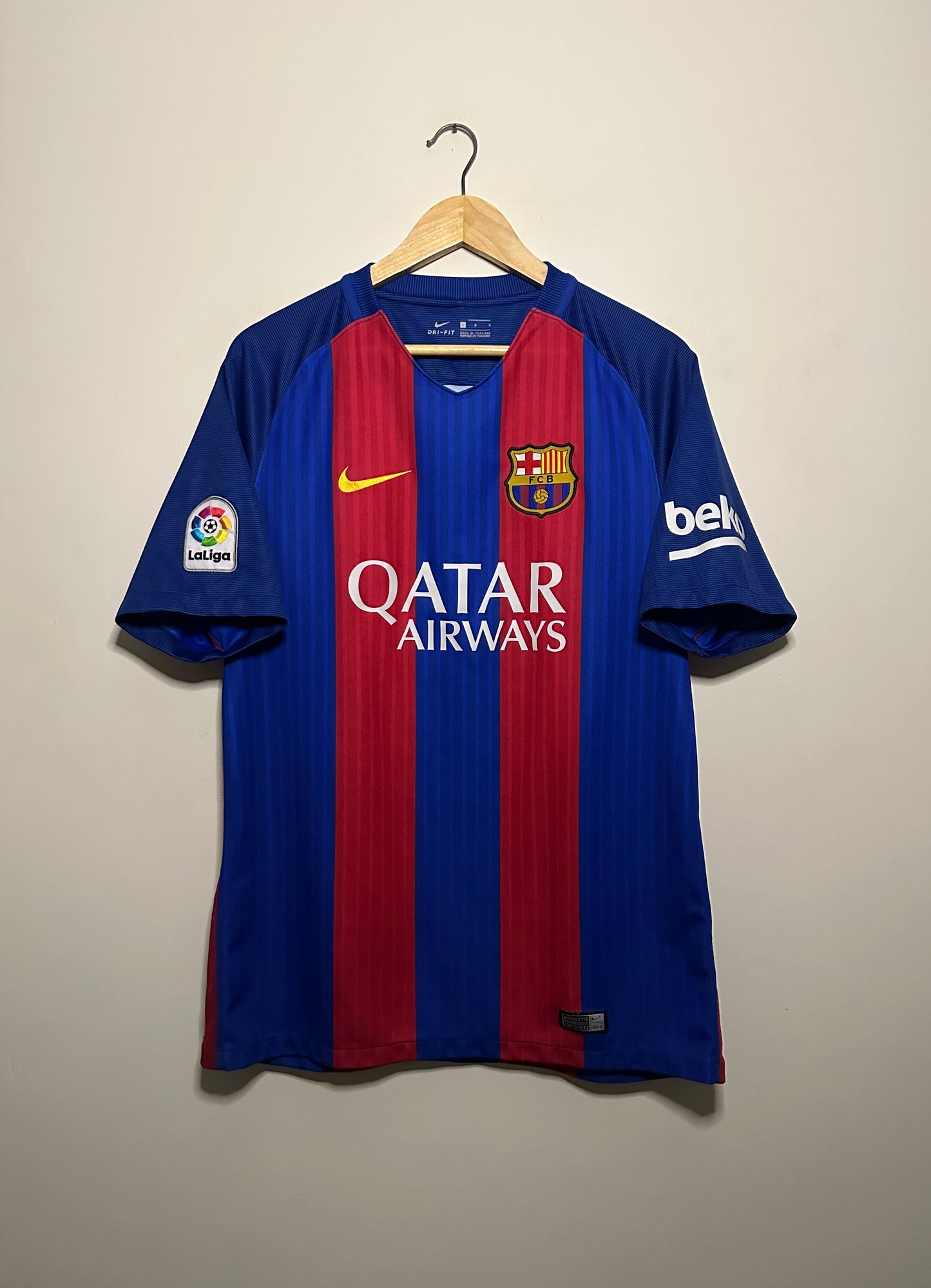 Neymar JR FC Barcelona 2016-17 home football shirt (L)