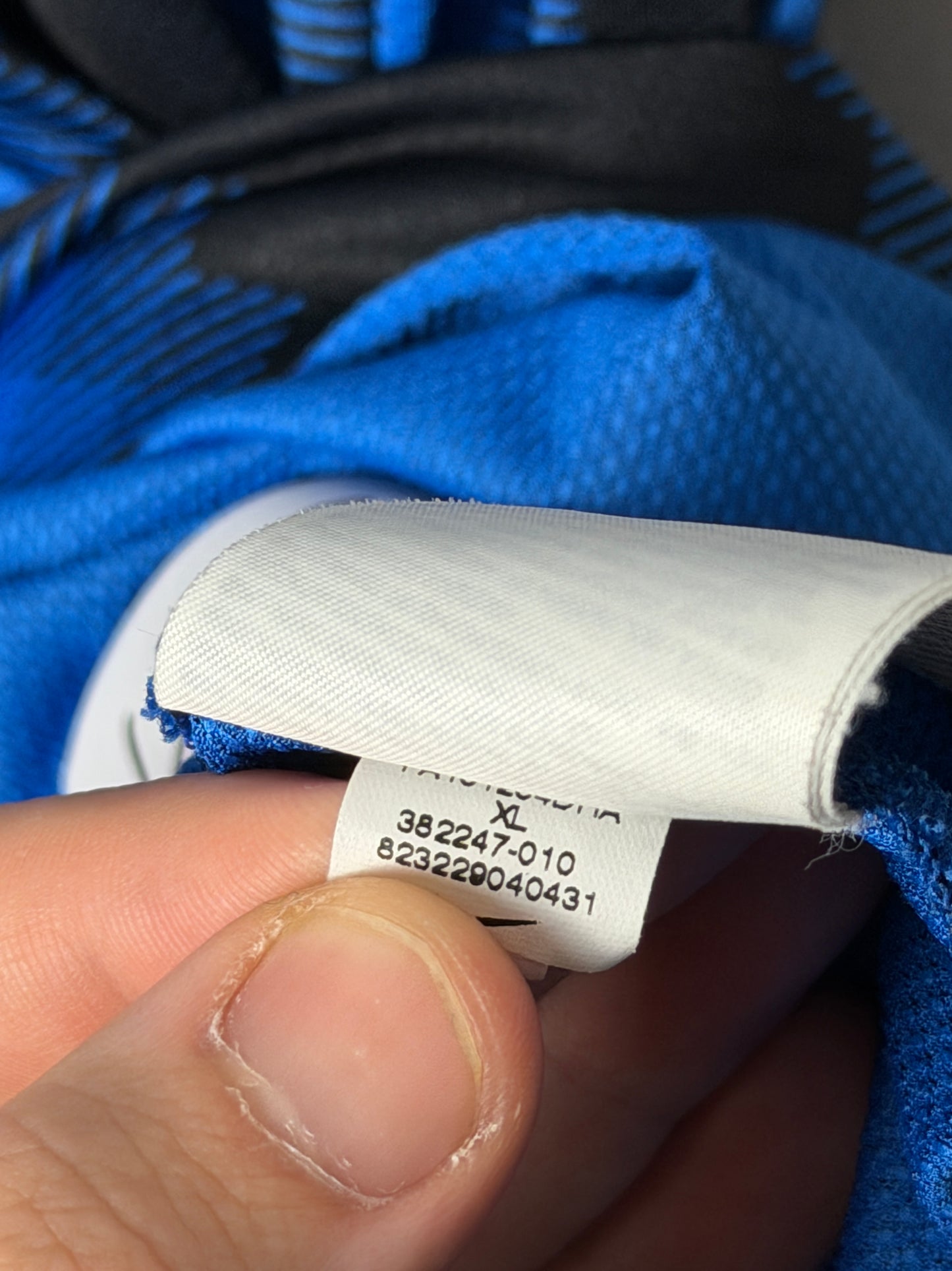 Samuel Eto'o Inter Milan 2010-11 home football shirt (XL)