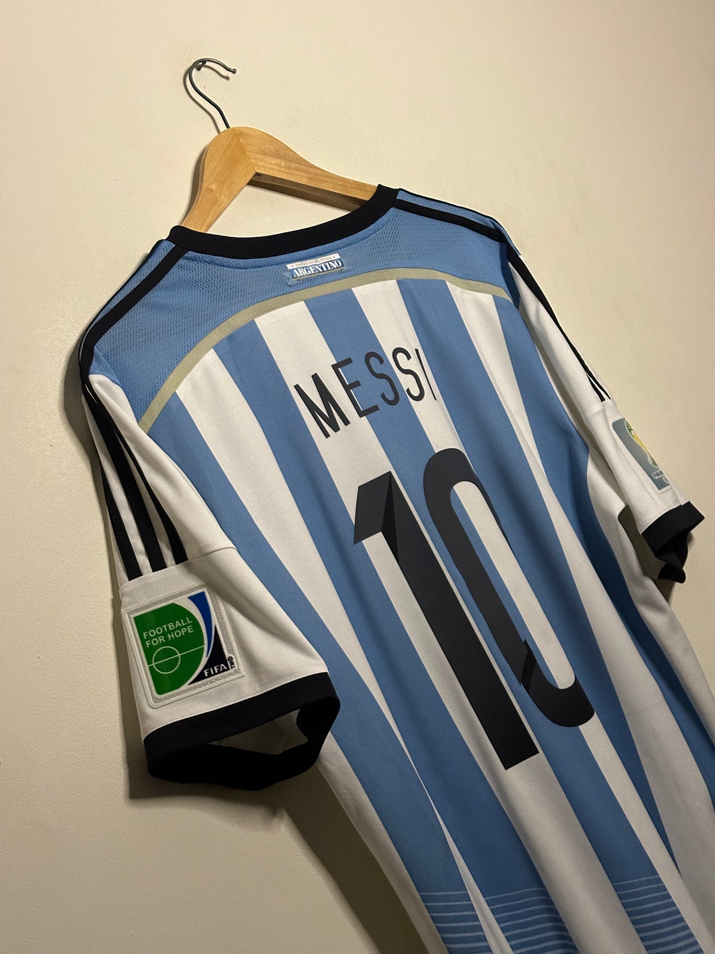 Lionel Messi FC Barcelona 2014 World Cup home football shirt (XL)