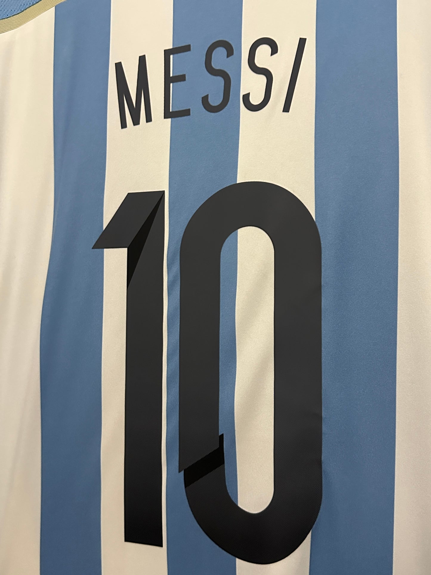 Lionel Messi FC Barcelona 2014 World Cup home football shirt (XL)