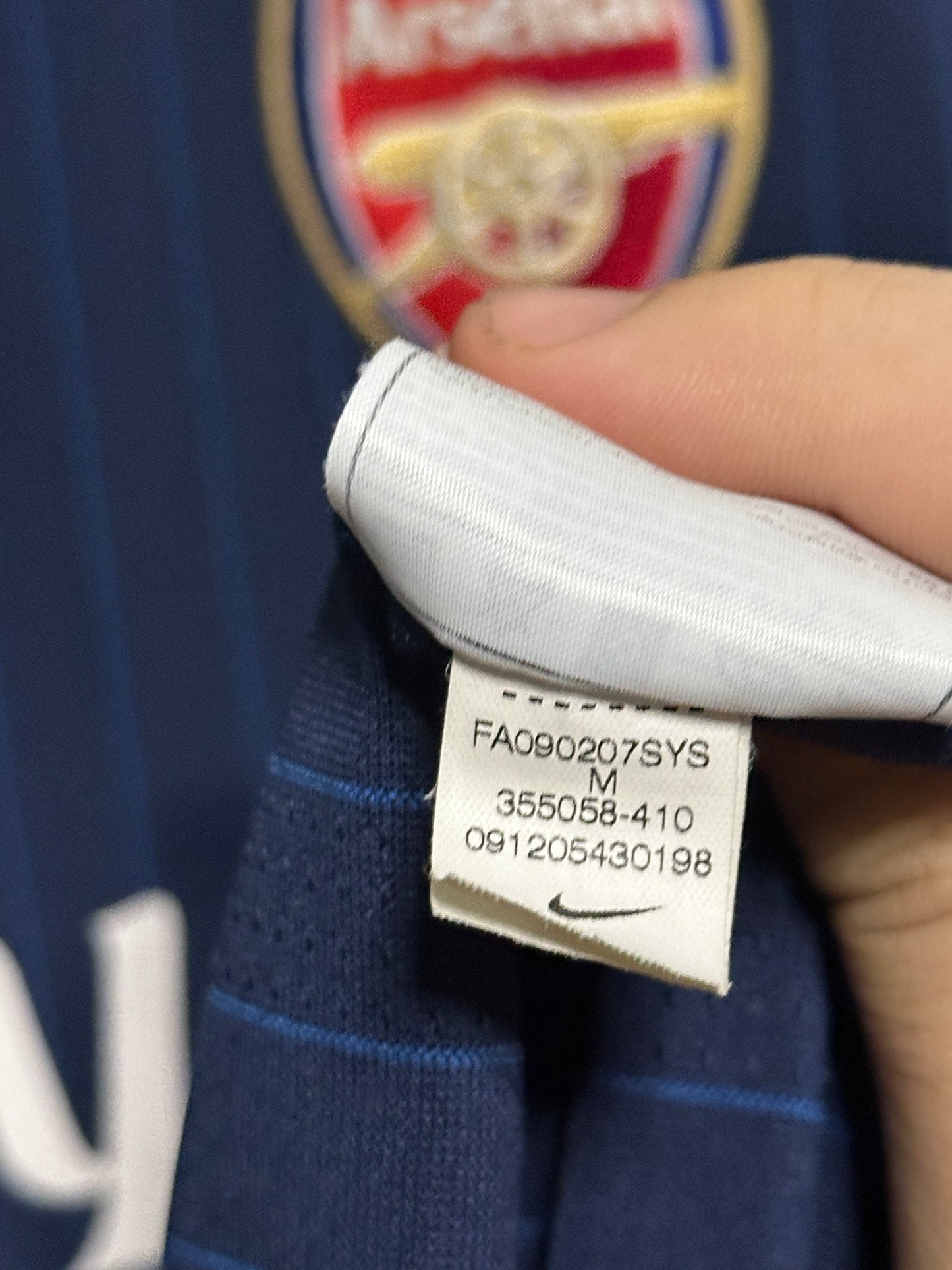 Theo Walcott Arsenal FC 2009-10 away football shirt (M)