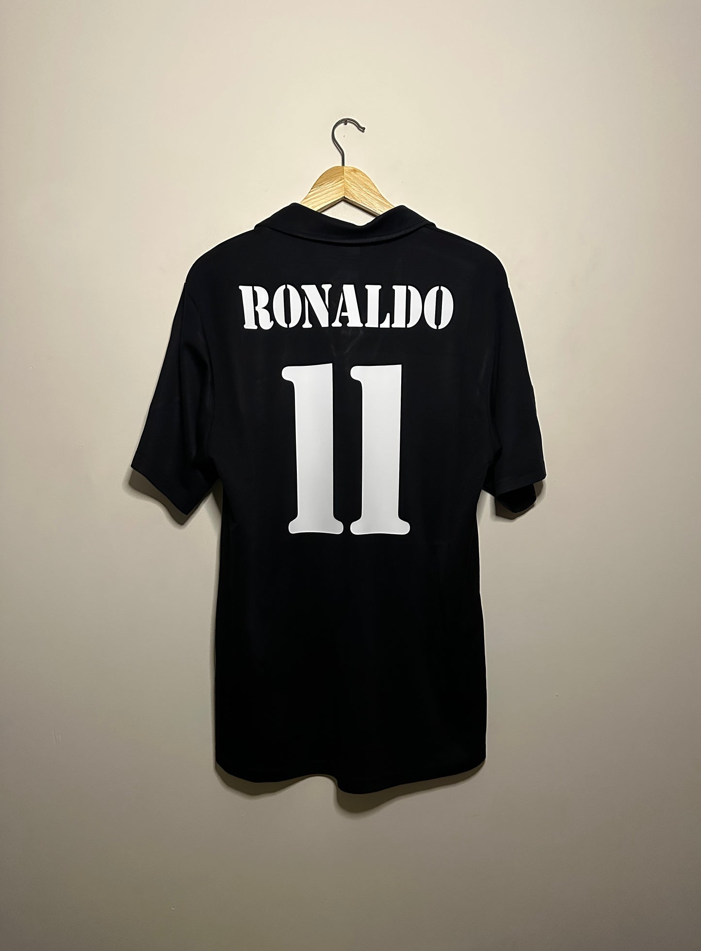 Ronaldo Real Madrid CF 2002-03 away football shirt (L)