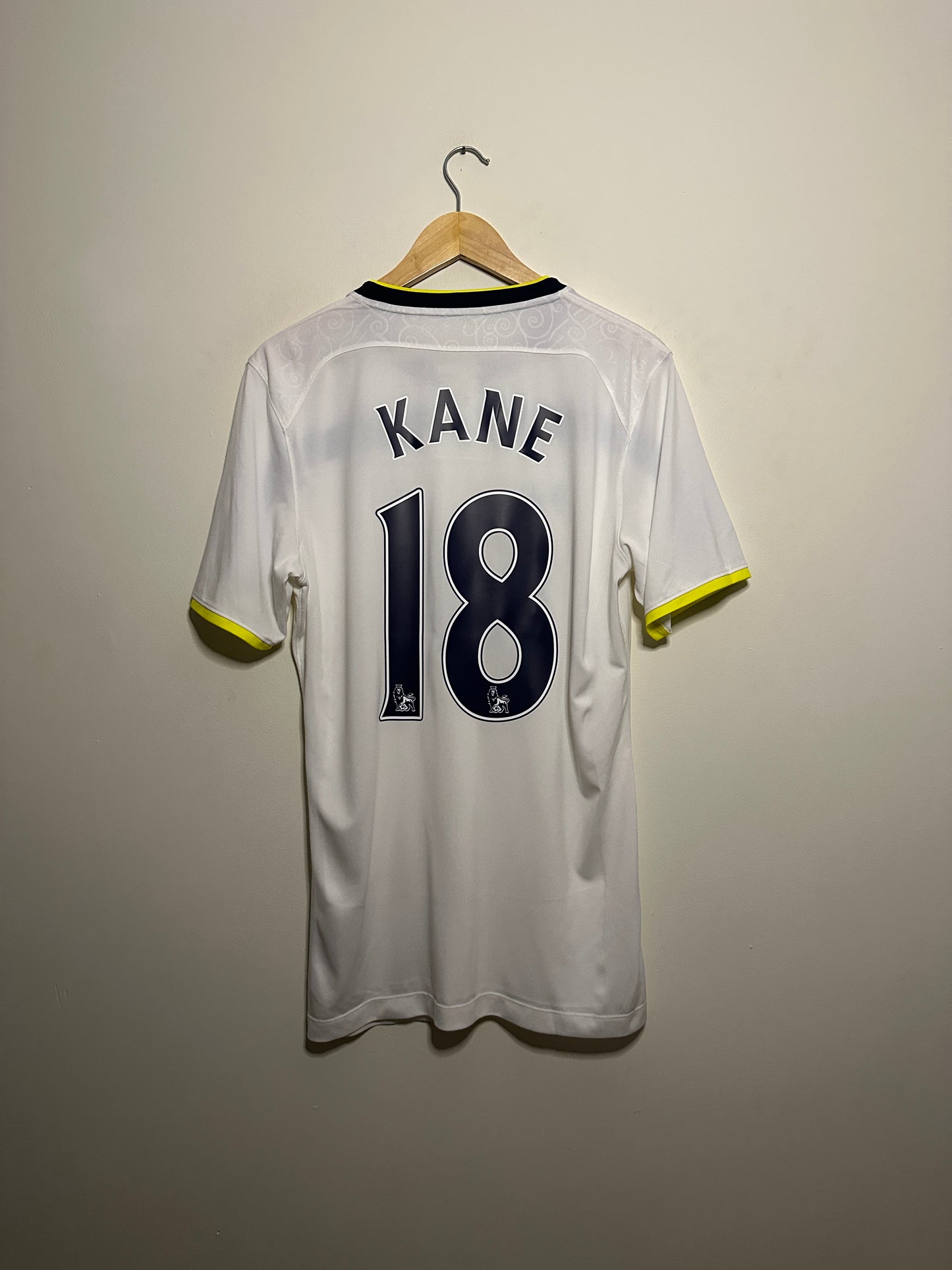 Harry Kane Tottenham Hotspur 2014-15 home football shirt (M)