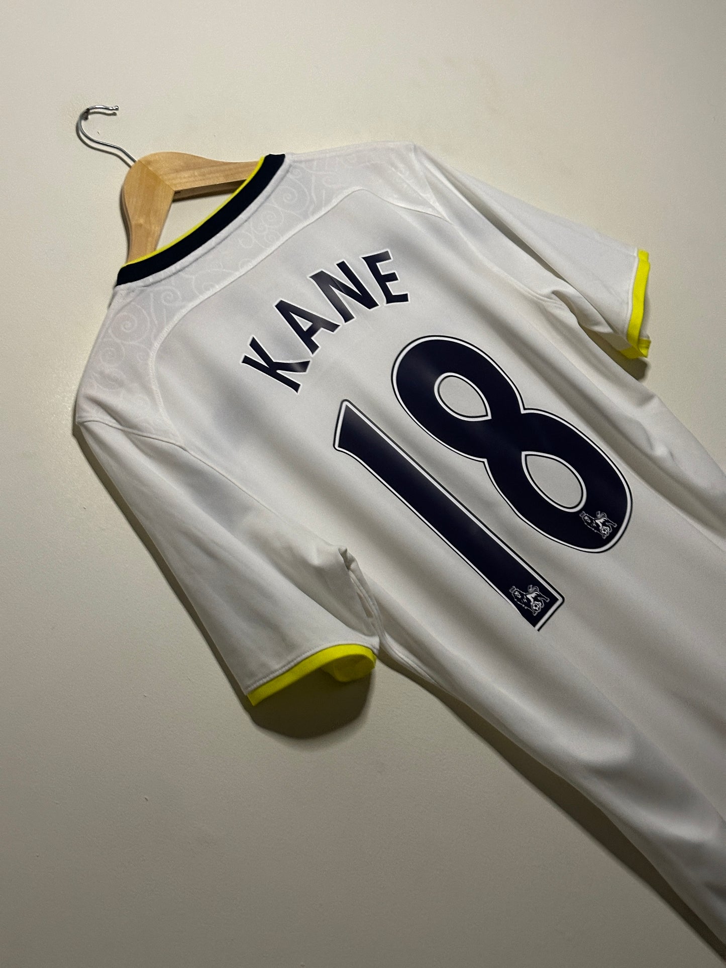 Harry Kane Tottenham Hotspur 2014-15 home football shirt (M)