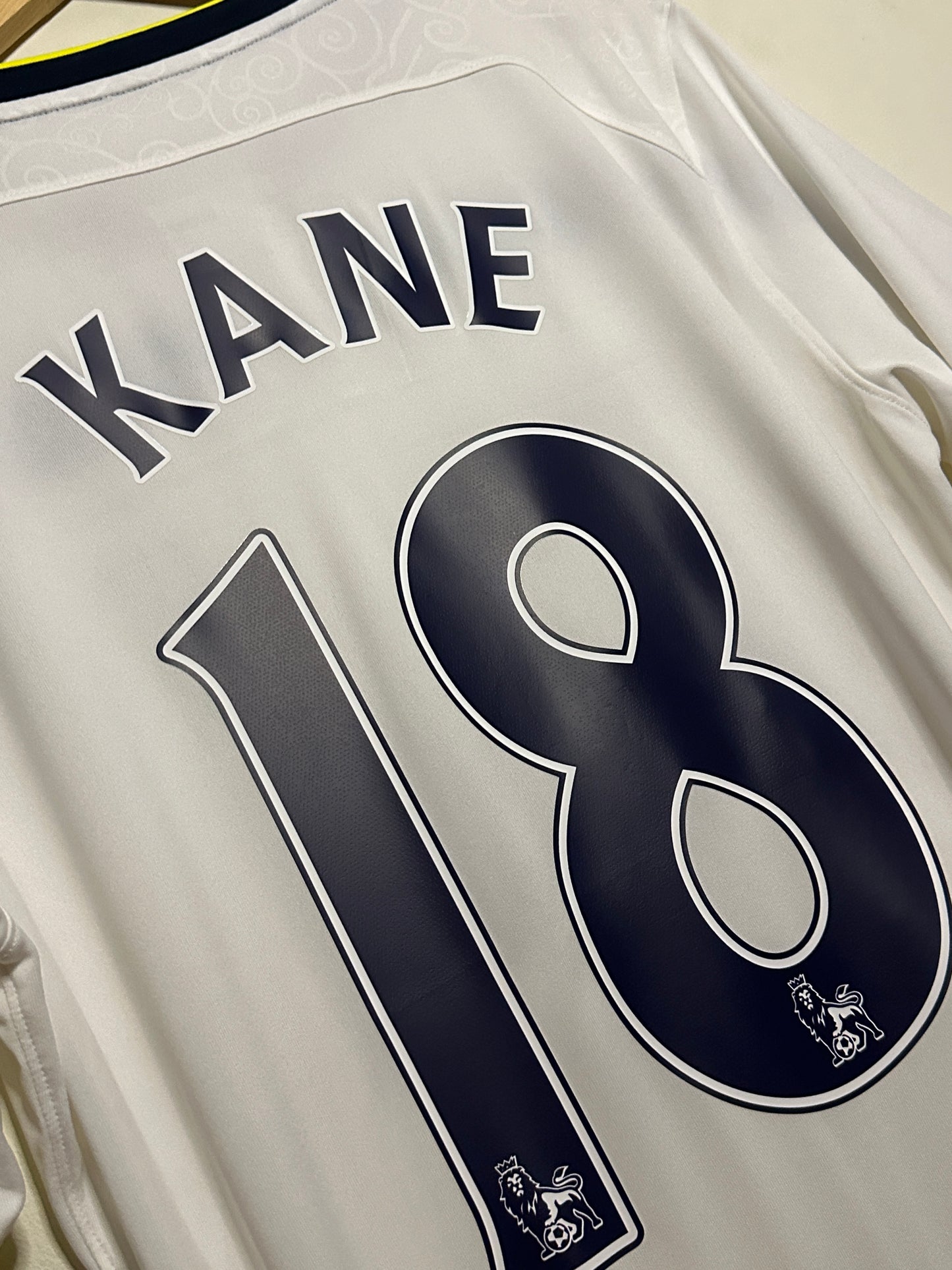 Harry Kane Tottenham Hotspur 2014-15 home football shirt (M)