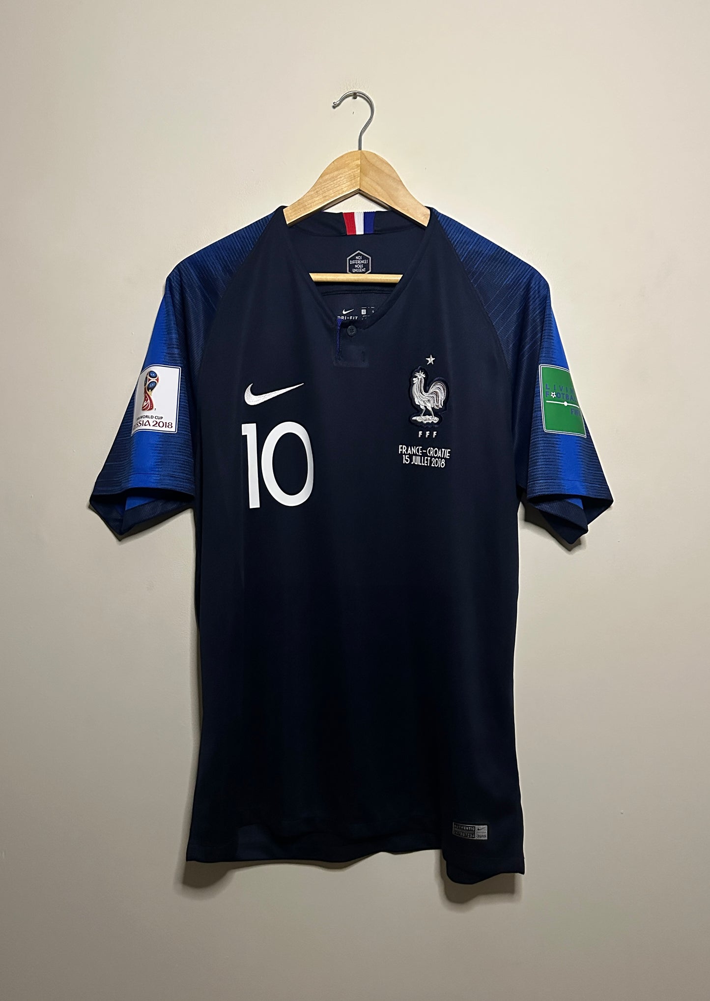 Kylian Mbappe France 2018 World Cup final edition home football shirt (L)