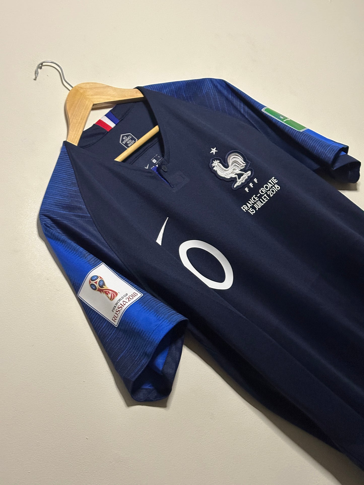 Kylian Mbappe France 2018 World Cup final edition home football shirt (L)