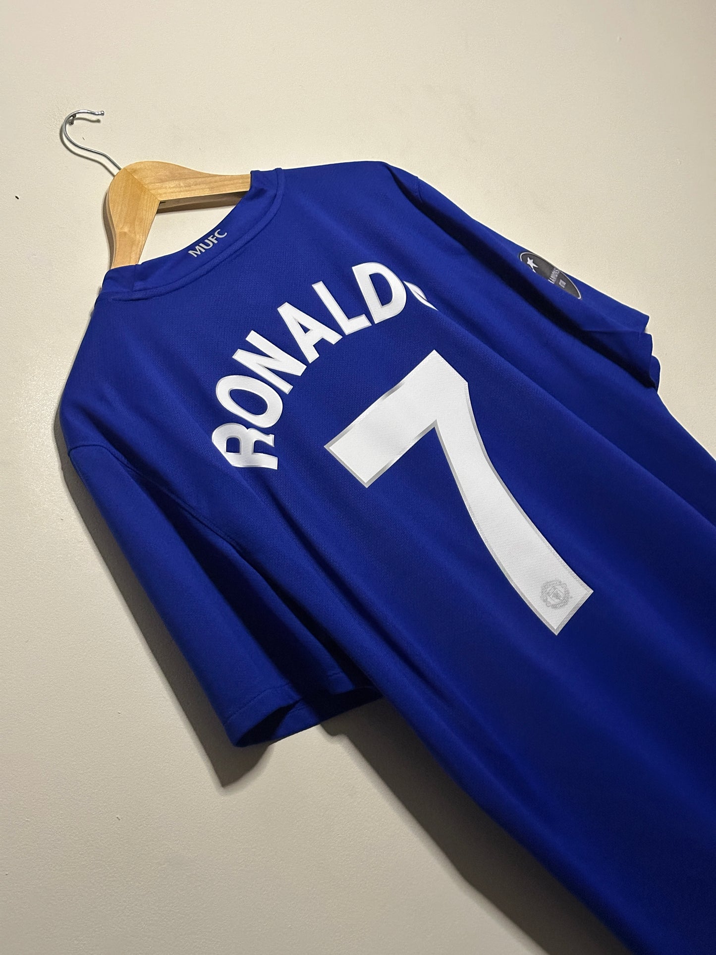 Cristiano Ronaldo 2008-09 third football shirt (XL)