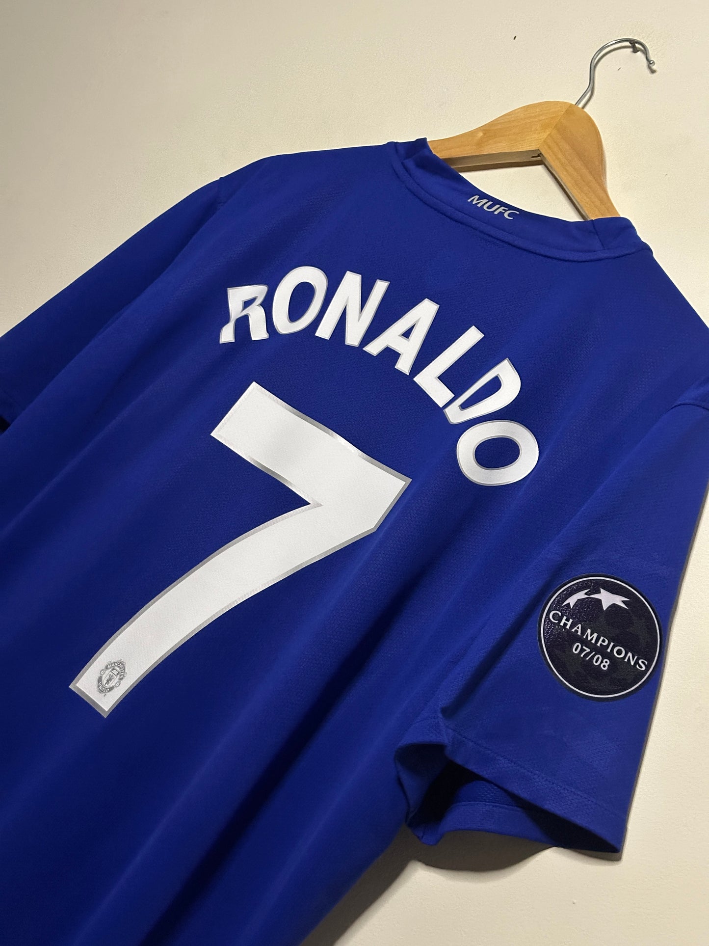 Cristiano Ronaldo 2008-09 third football shirt (XL)