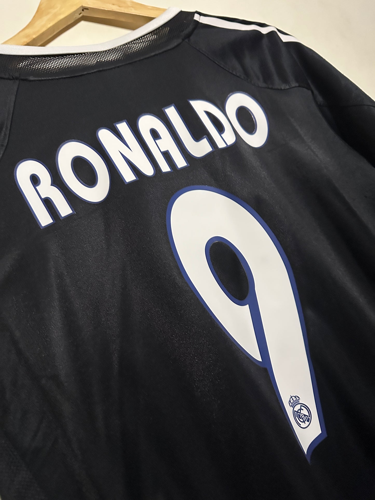 Ronaldo Real Madrid CF 2004-05 away football shirt (L)