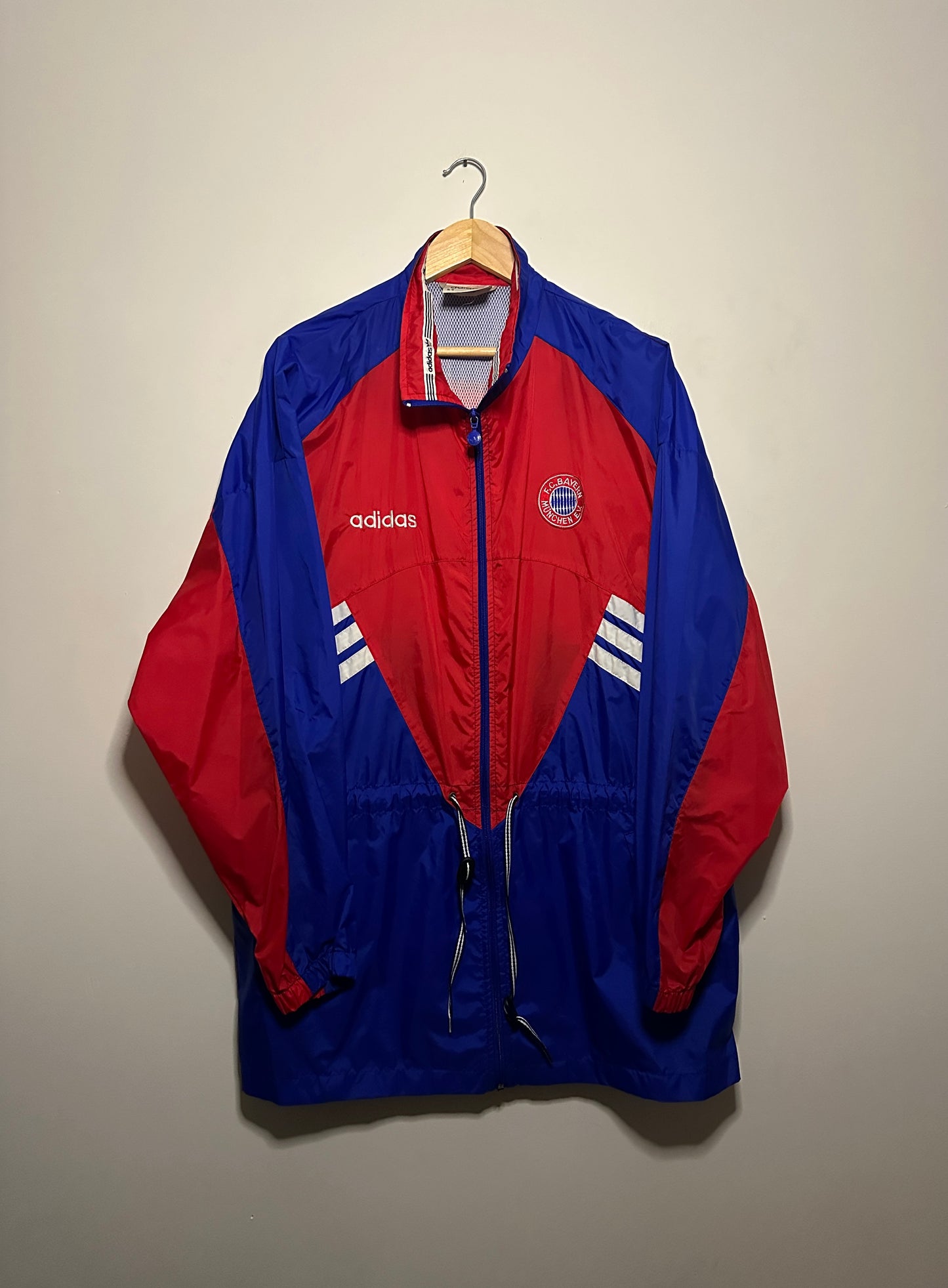 Bayern Munich training warm up bench jacket (XL)