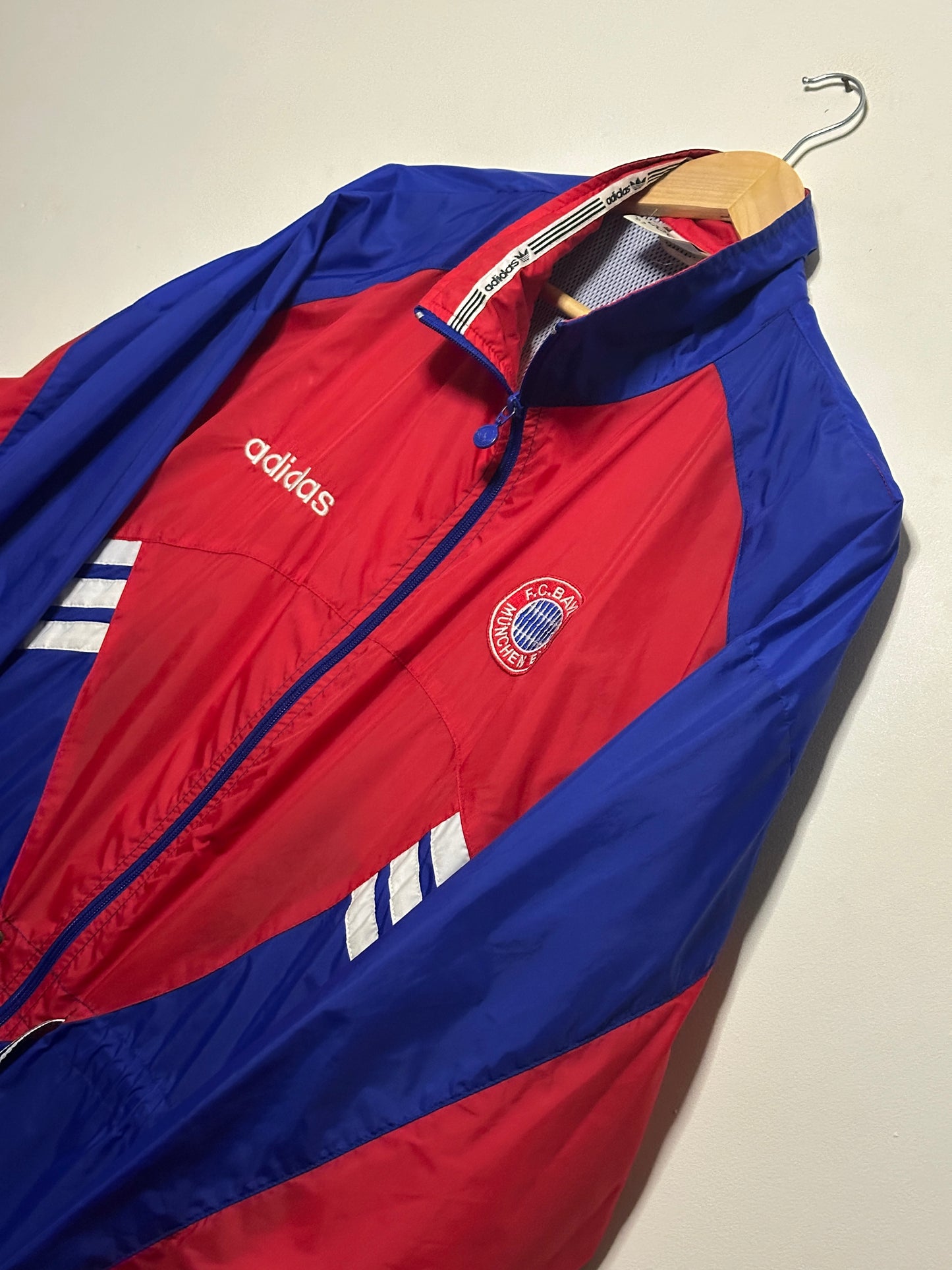 Bayern Munich training warm up bench jacket (XL)