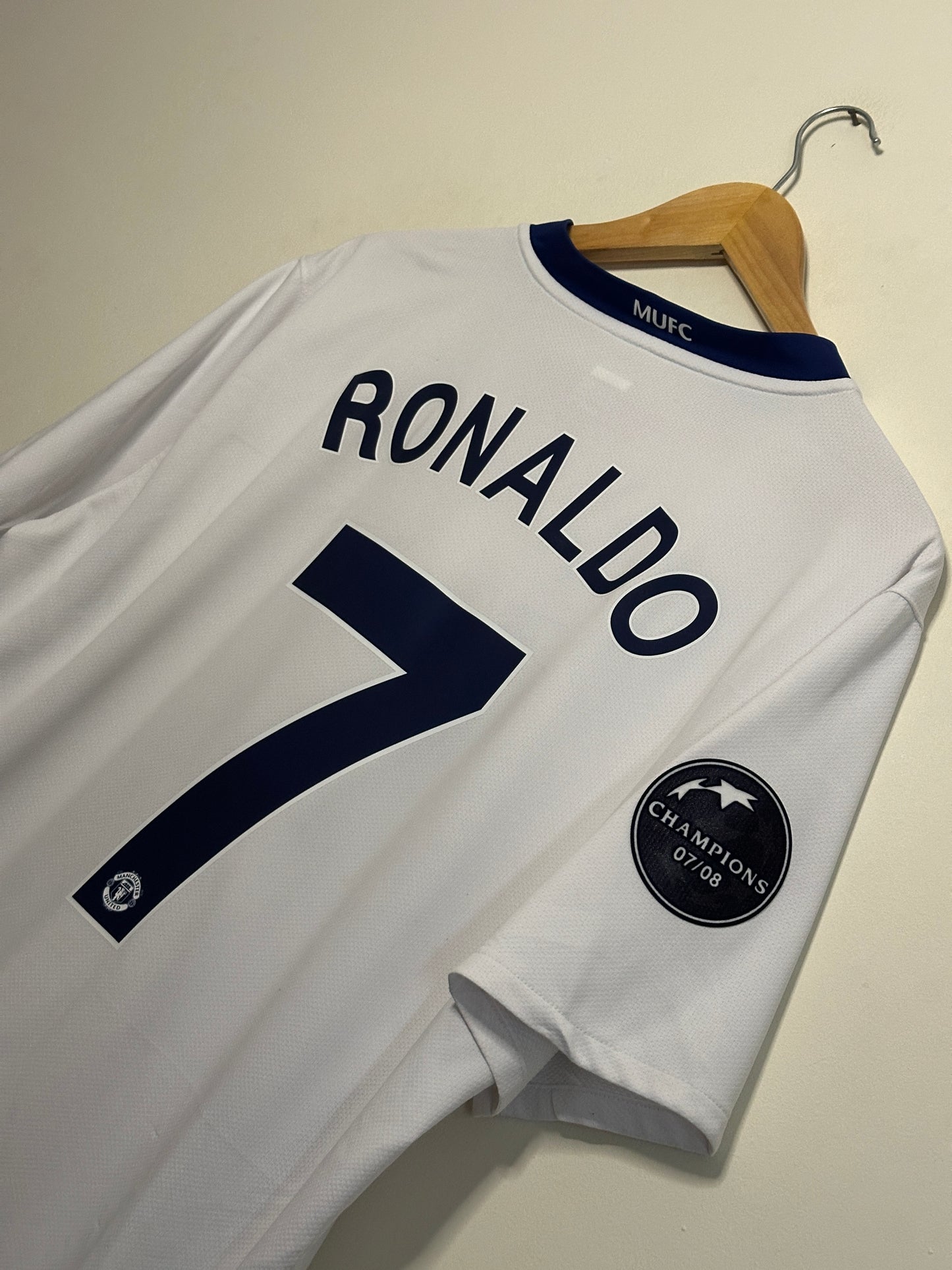 Cristiano Ronaldo Manchester United 2008-09 away football shirt (XL)