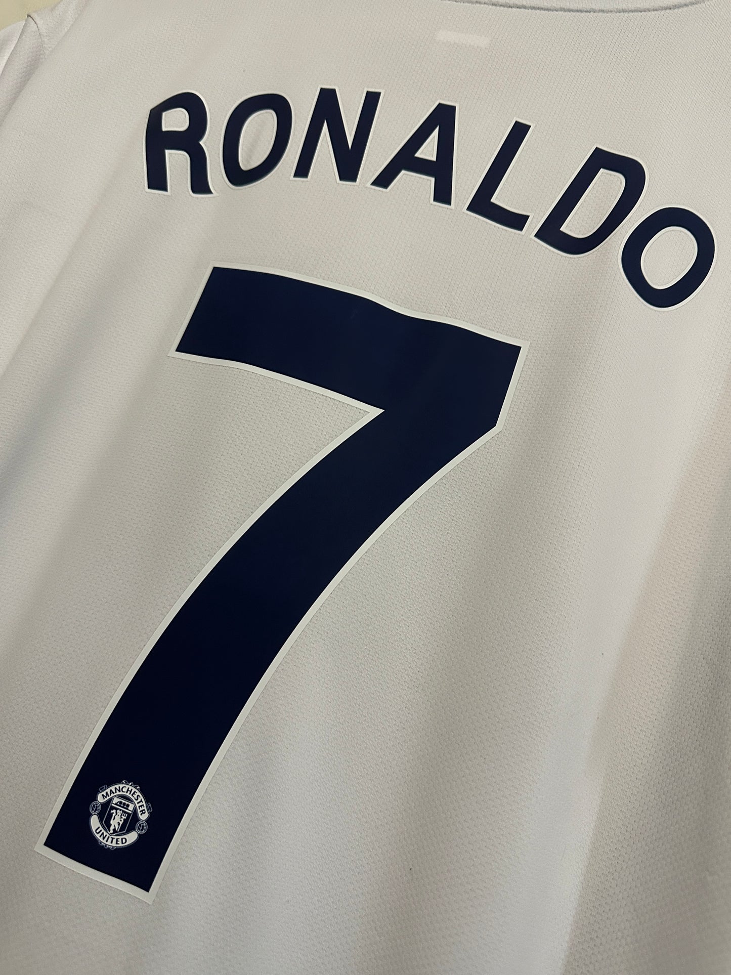 Cristiano Ronaldo Manchester United 2008-09 away football shirt (XL)