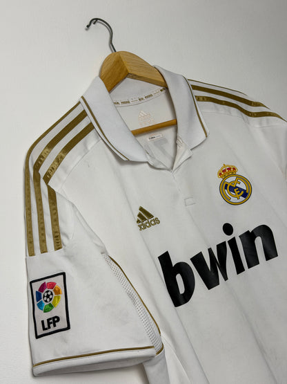 Mesut Ozil Real Madrid CF 2011-12 home football shirt (M)