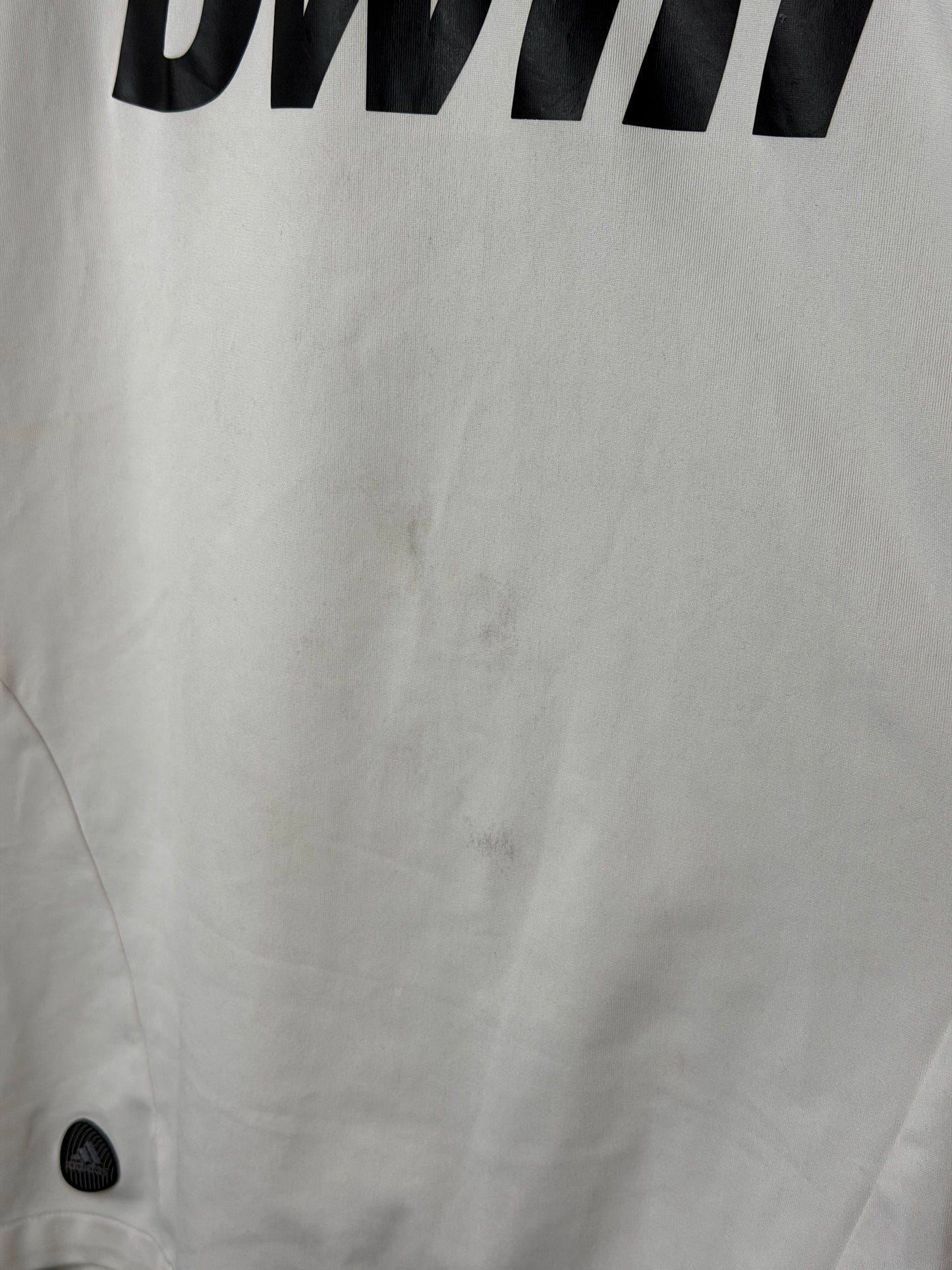 Mesut Ozil Real Madrid CF 2011-12 home football shirt (M)